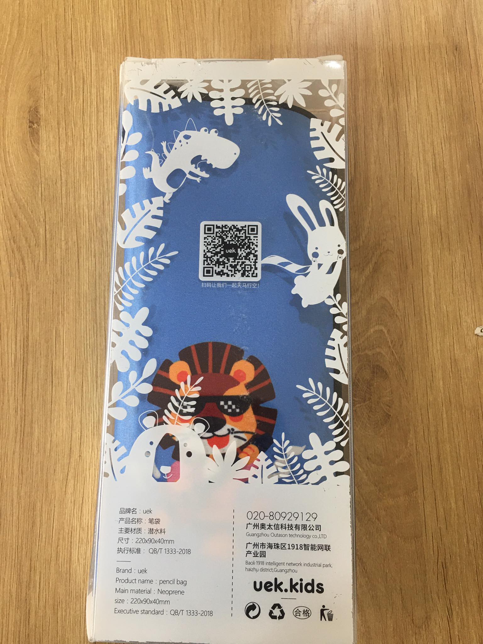 Hộp bút xốp UEK