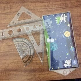 Bộ 4 thước UEK kèm túi đựng