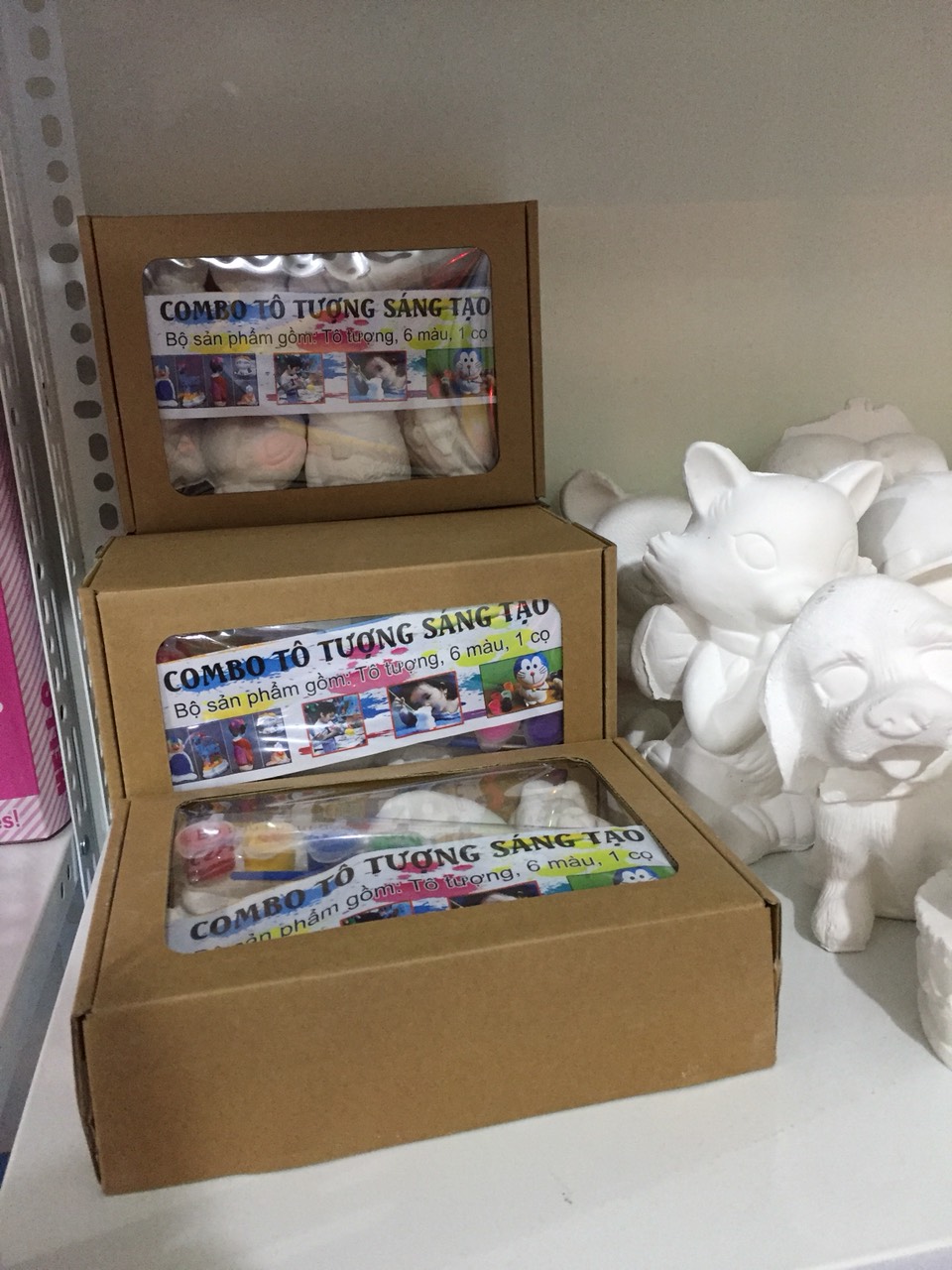 Hộp 6 tô tượng kèm dây màu và cọ vẽ