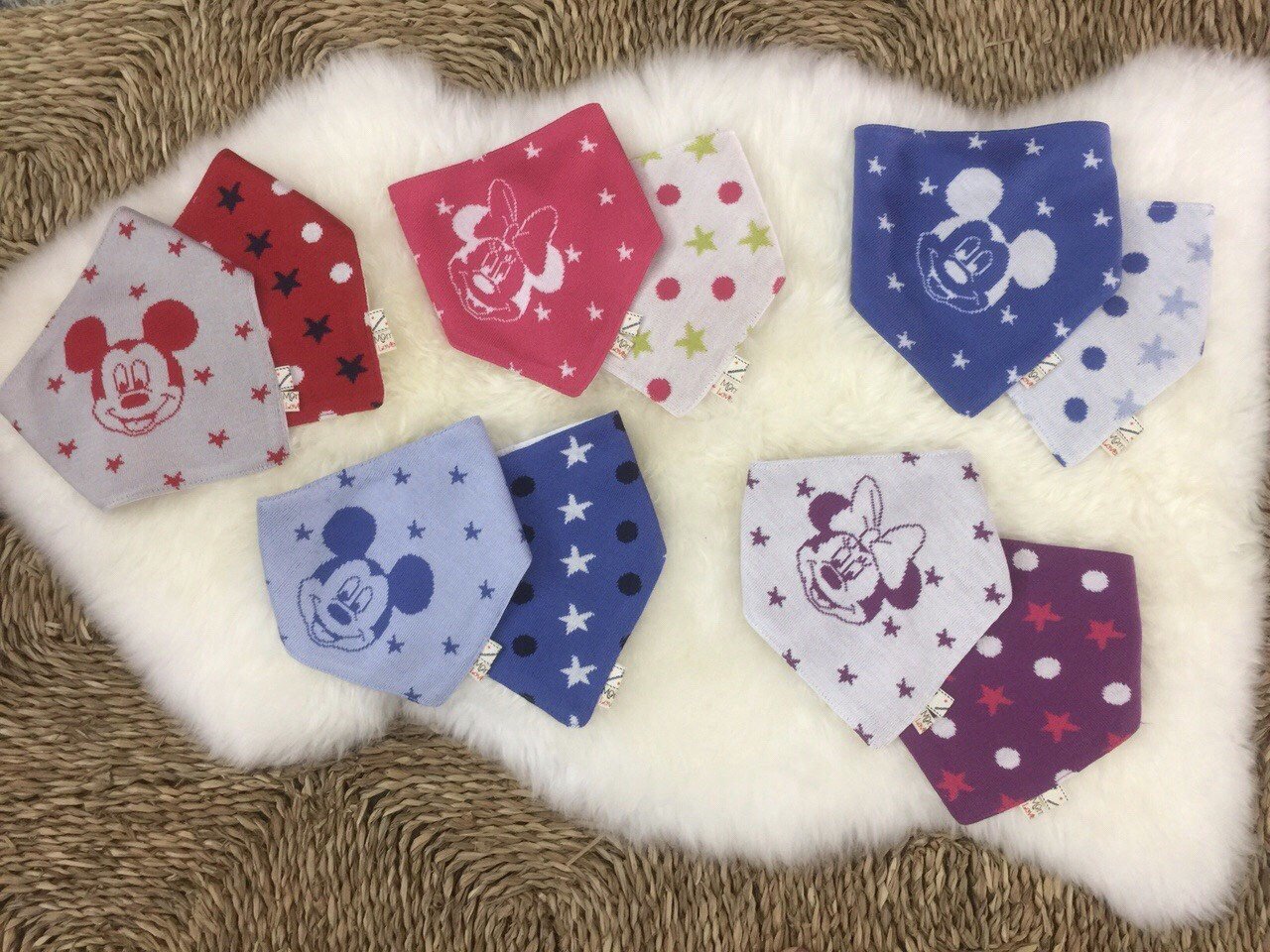 Set 2 yếm len Momma