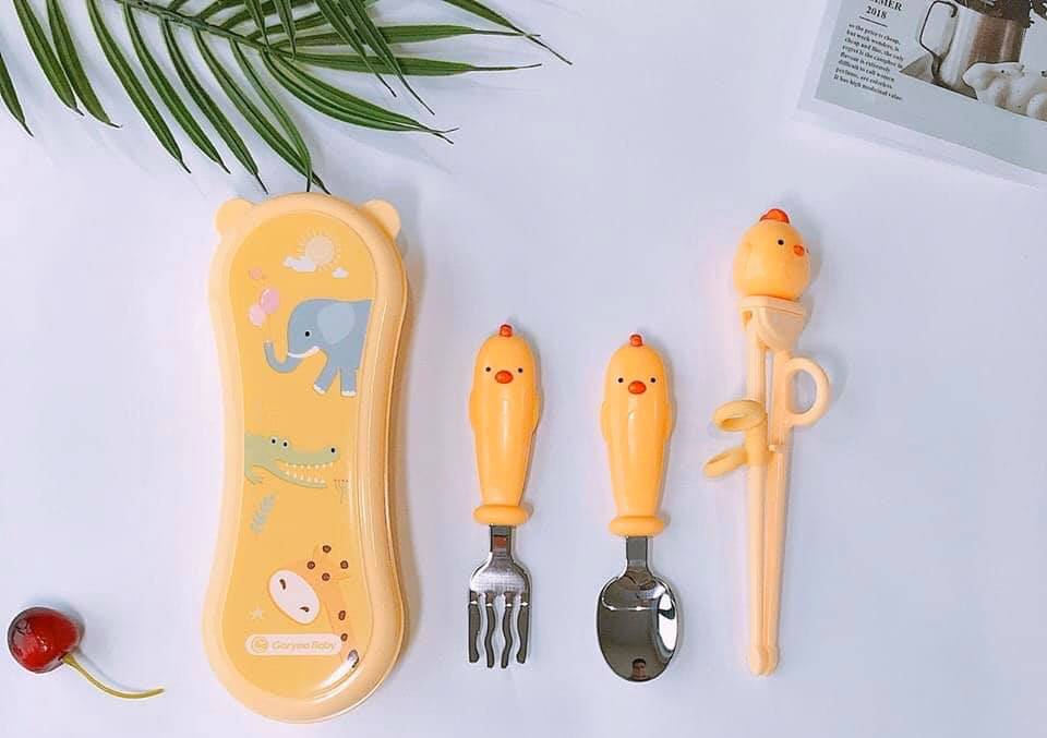 D620 Hộp đũa thìa dĩa con gà Goryeo Baby OK