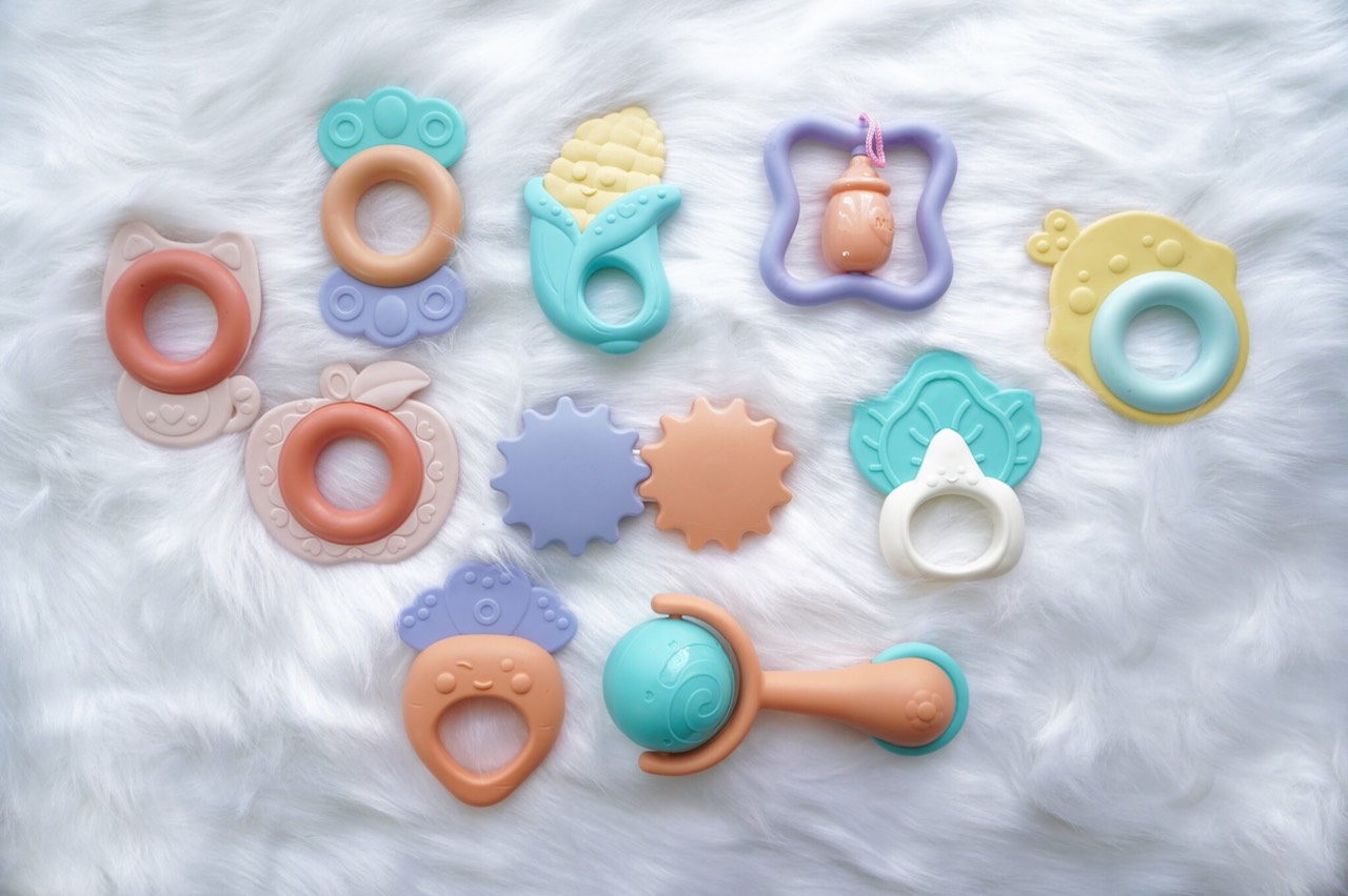 Hộp 10 món xúc xắc gặm nướu Baby Rattle
