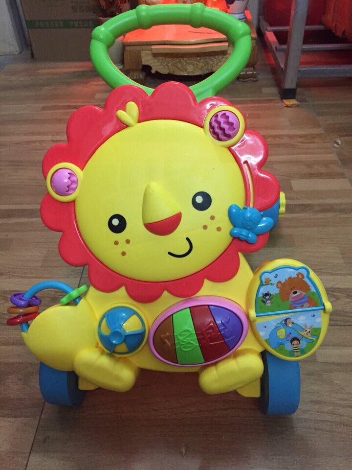 Xe tập đi Lion Walker có đèn, nhạc