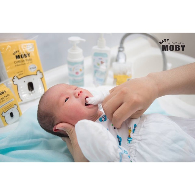 D520 Túi gạc tưa lưỡi Moby 50 tờ 5x5cm T2 OK