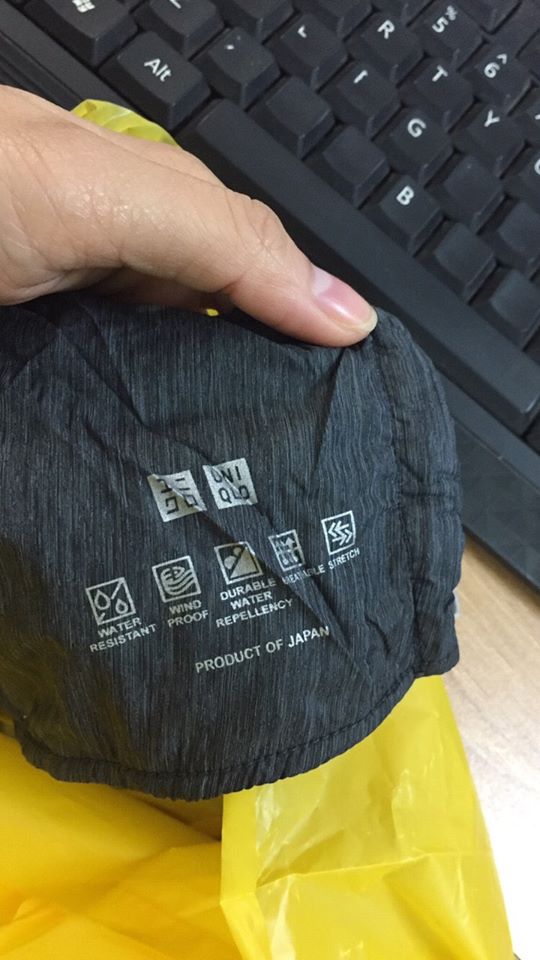 Khẩu trang Uniqlo 3 lớp