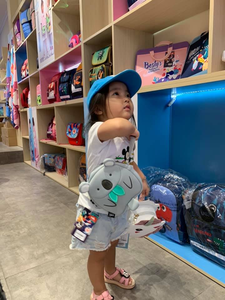 Túi đeo chéo UEK Koala bag 17.5x14.7x5cm mã UEKKLKB006