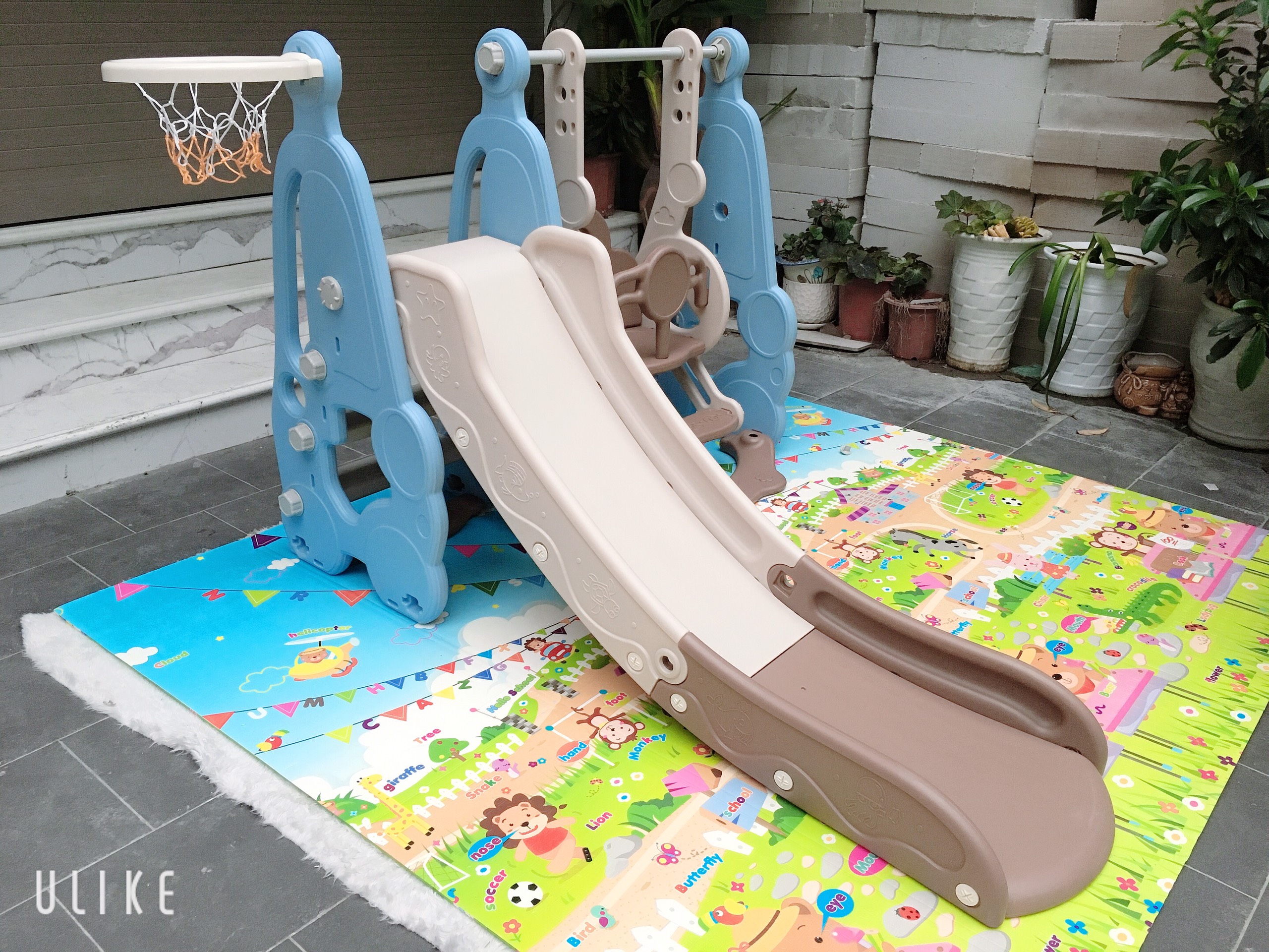 Cầu trượt xích đu ô tô xanh