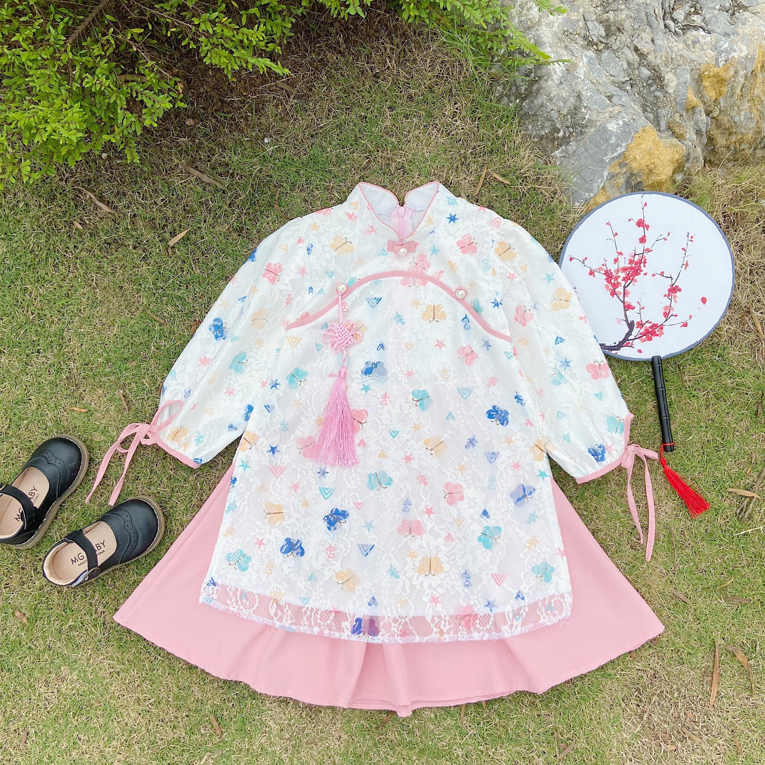 Áo dài Tết dáng cách tân phối ren kèm chân váy AO21020