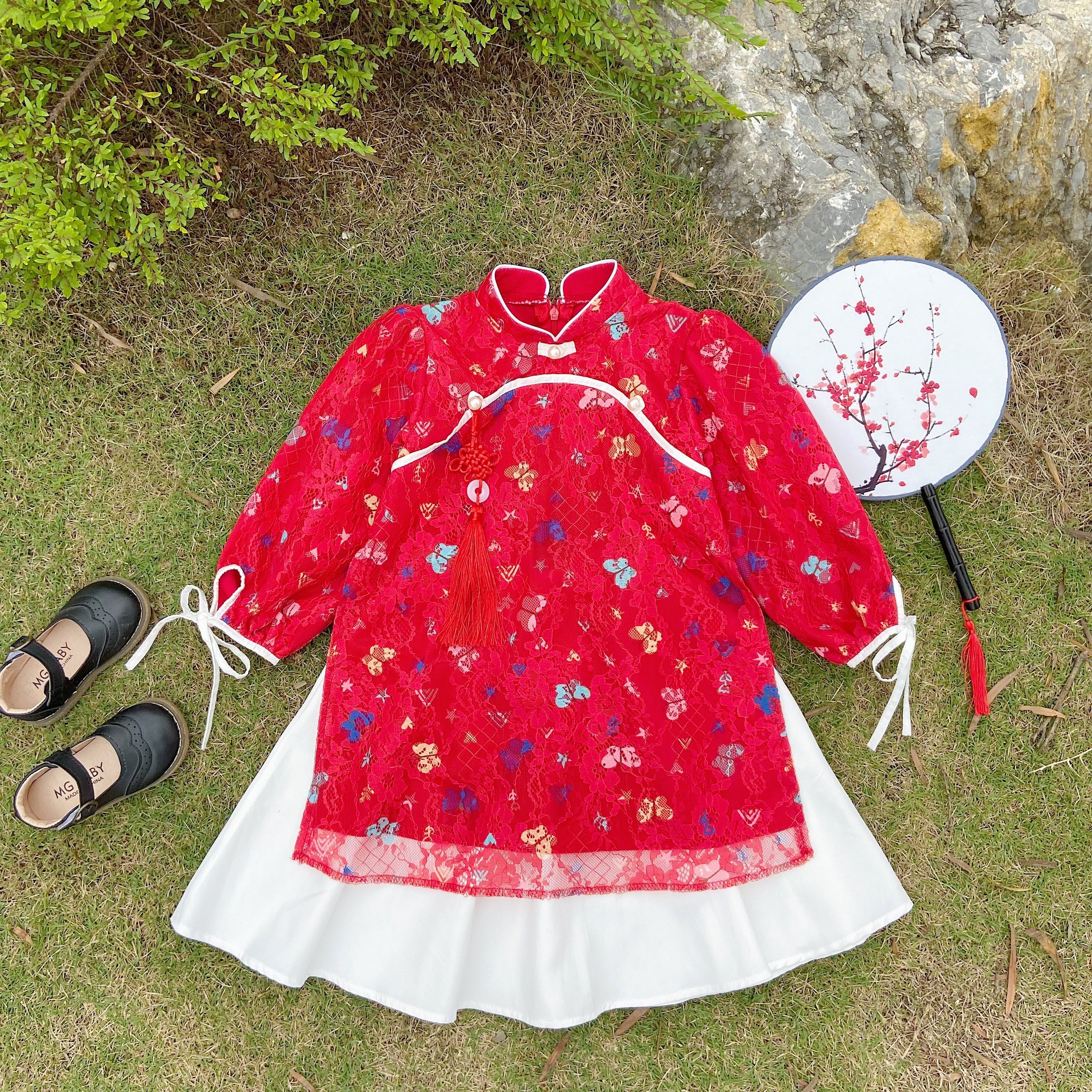 Áo dài Tết dáng cách tân phối ren kèm chân váy AO21020