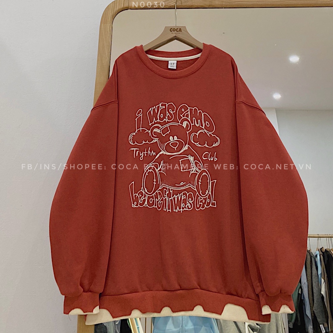 Áo SWE nỉ bông phối vạt thêu gấu form rộng