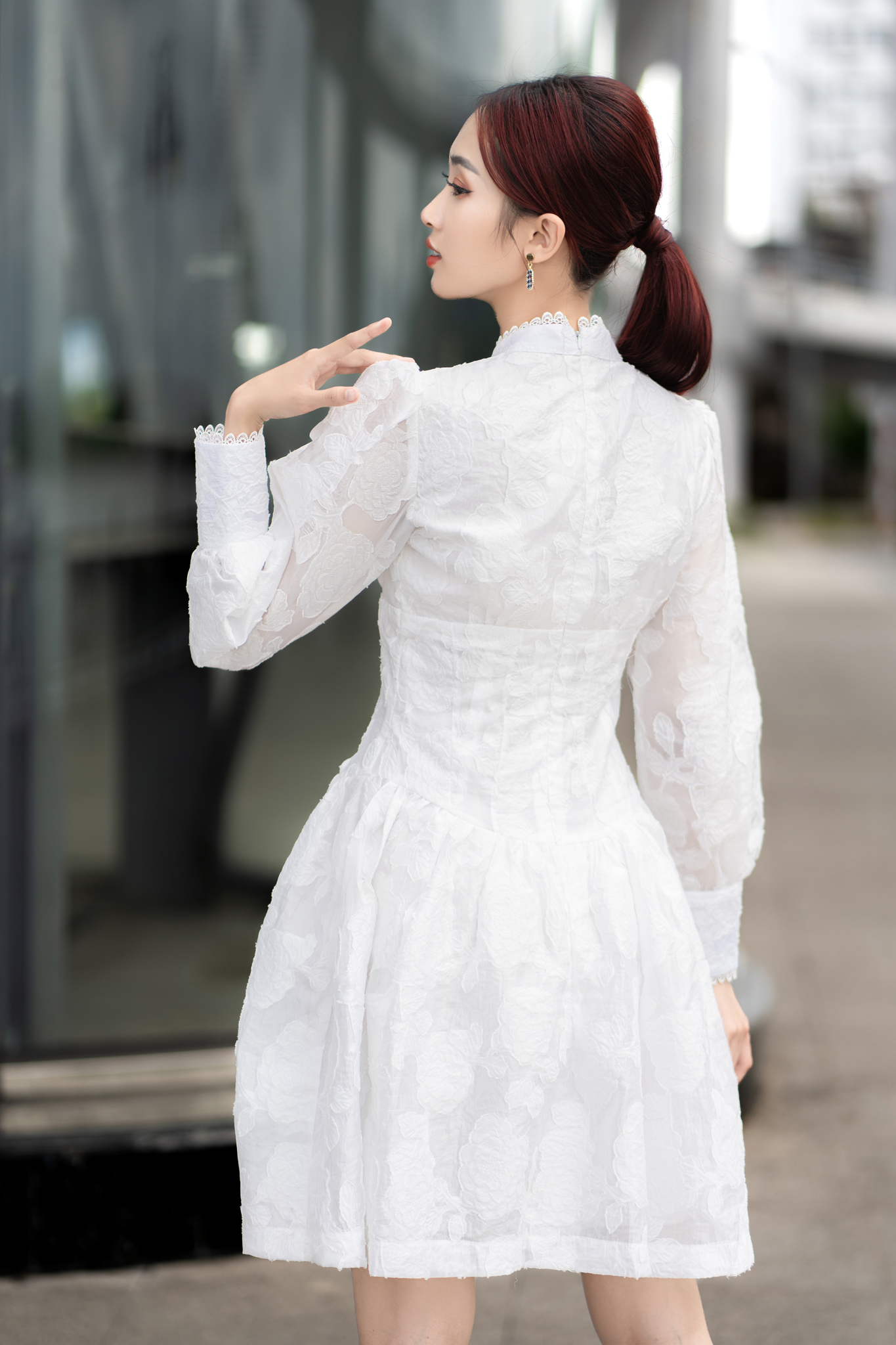 Đầm gấm Oganza hoa nổi màu TRẮNG - Sophia Dress_thumbnail_1