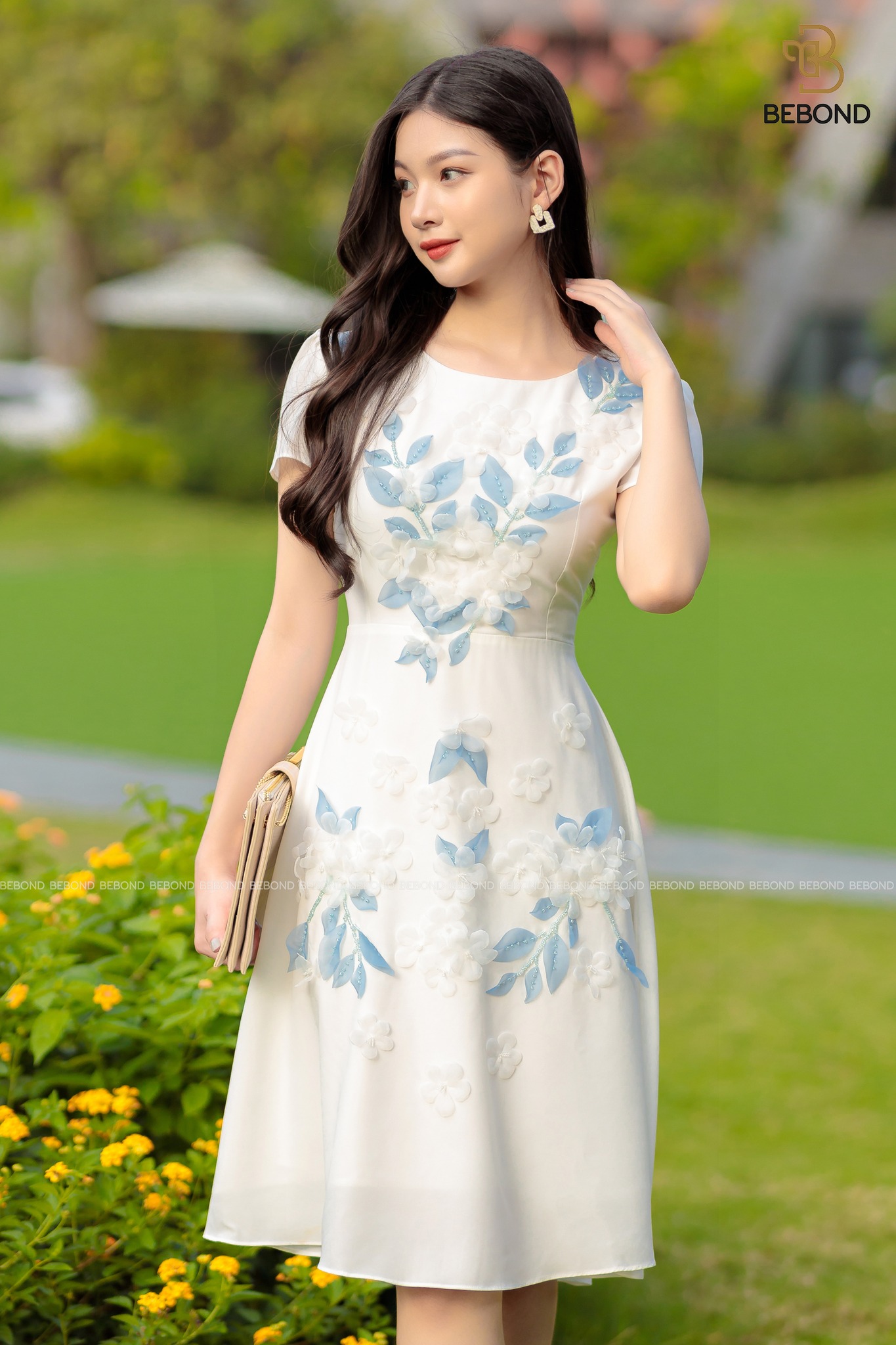 Đầm thiên trắng hoa voan - Demi Dress