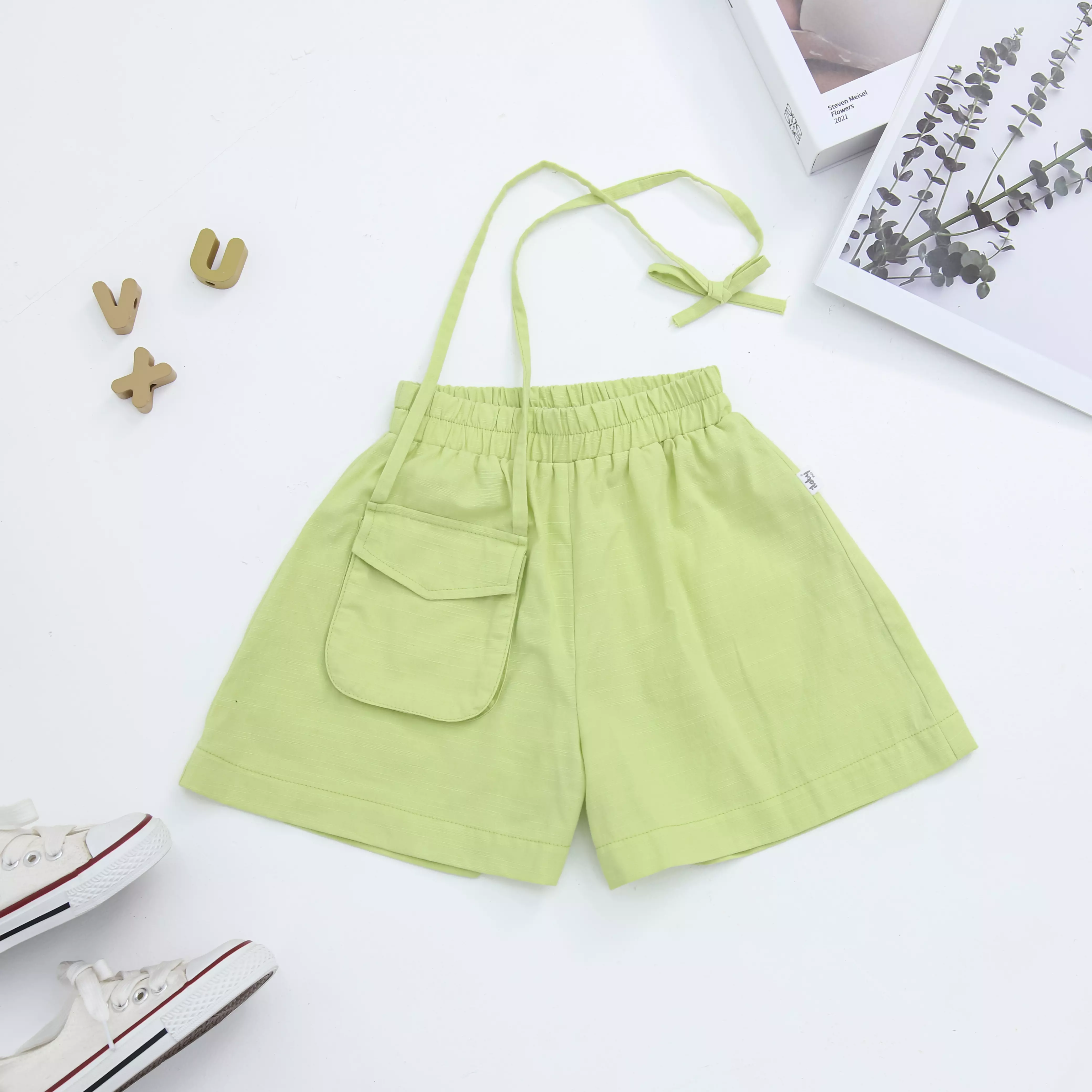 Quần sooc phối túi hộp đeo dây_thumbnail_0