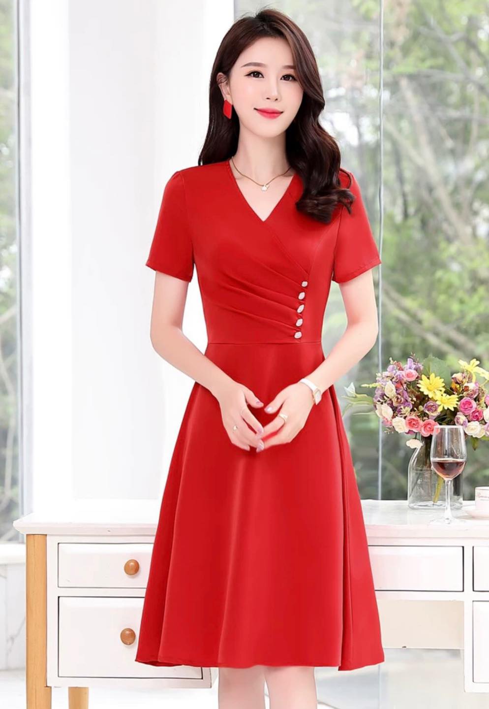 VD011 - Đầm cổ tim cúc trai