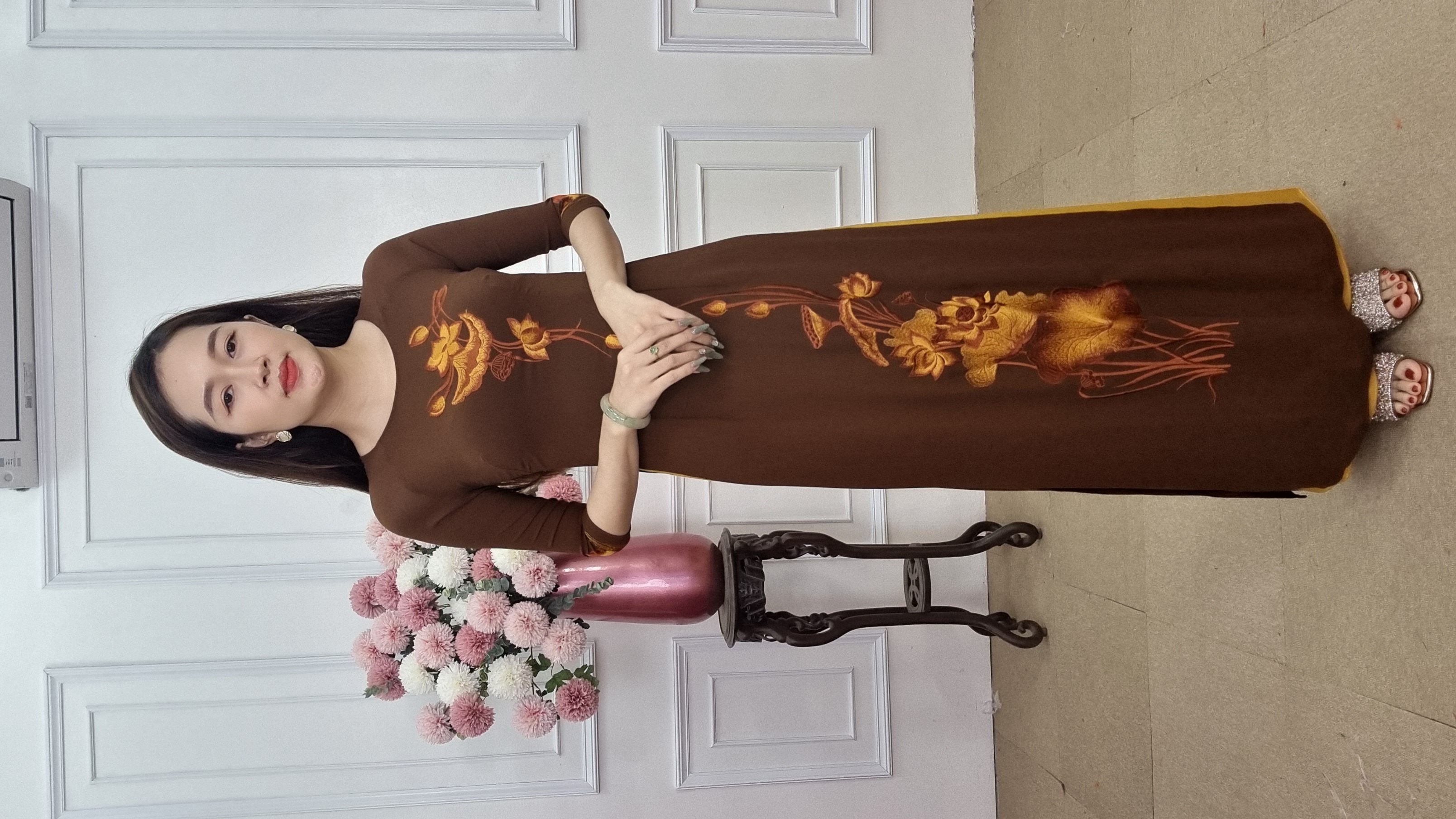 Tặng 41 áo dài nâu chùa thêu hoa sen_thumbnail_2