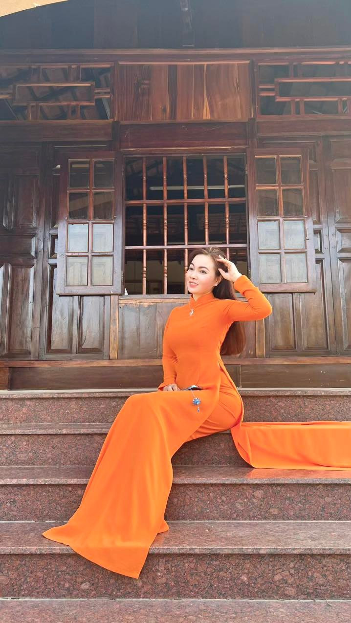 A2069CC áo dài bộ chiffon cam đất trơn  bốn tà cổ cao