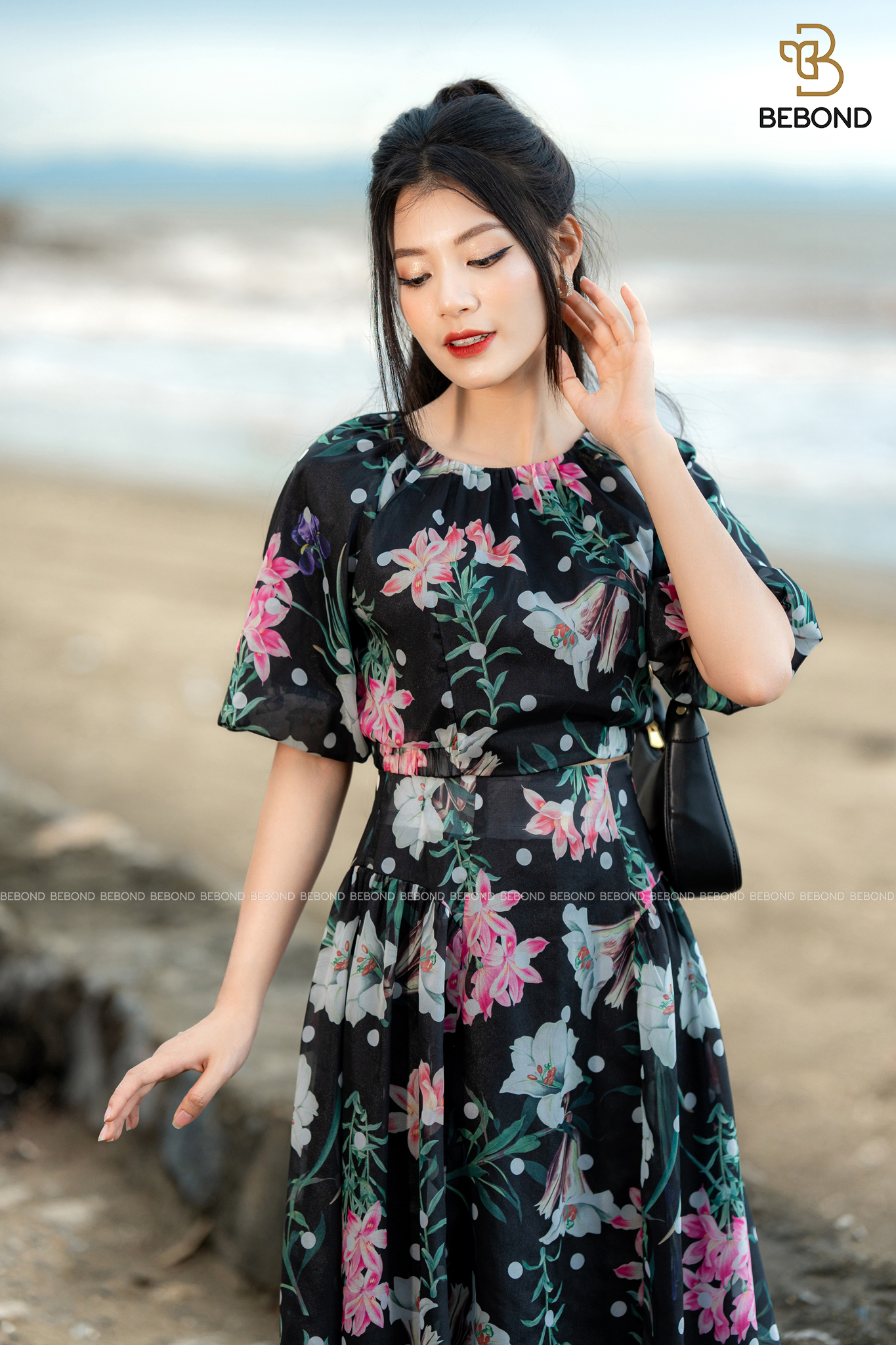 SET BỘ ÁO KÝ GIẢ CHÂN VÁY XÒE HỌA TIẾT HOA LY MILA