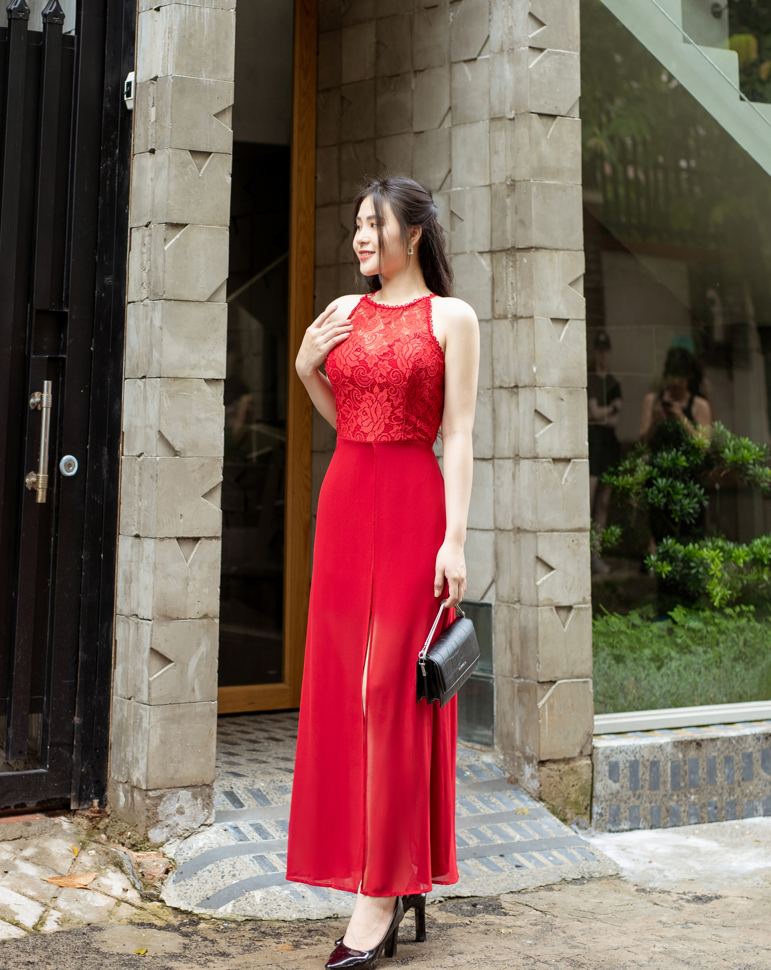 Đầm maxi cổ yếm phối ren xẻ tà_thumbnail_5