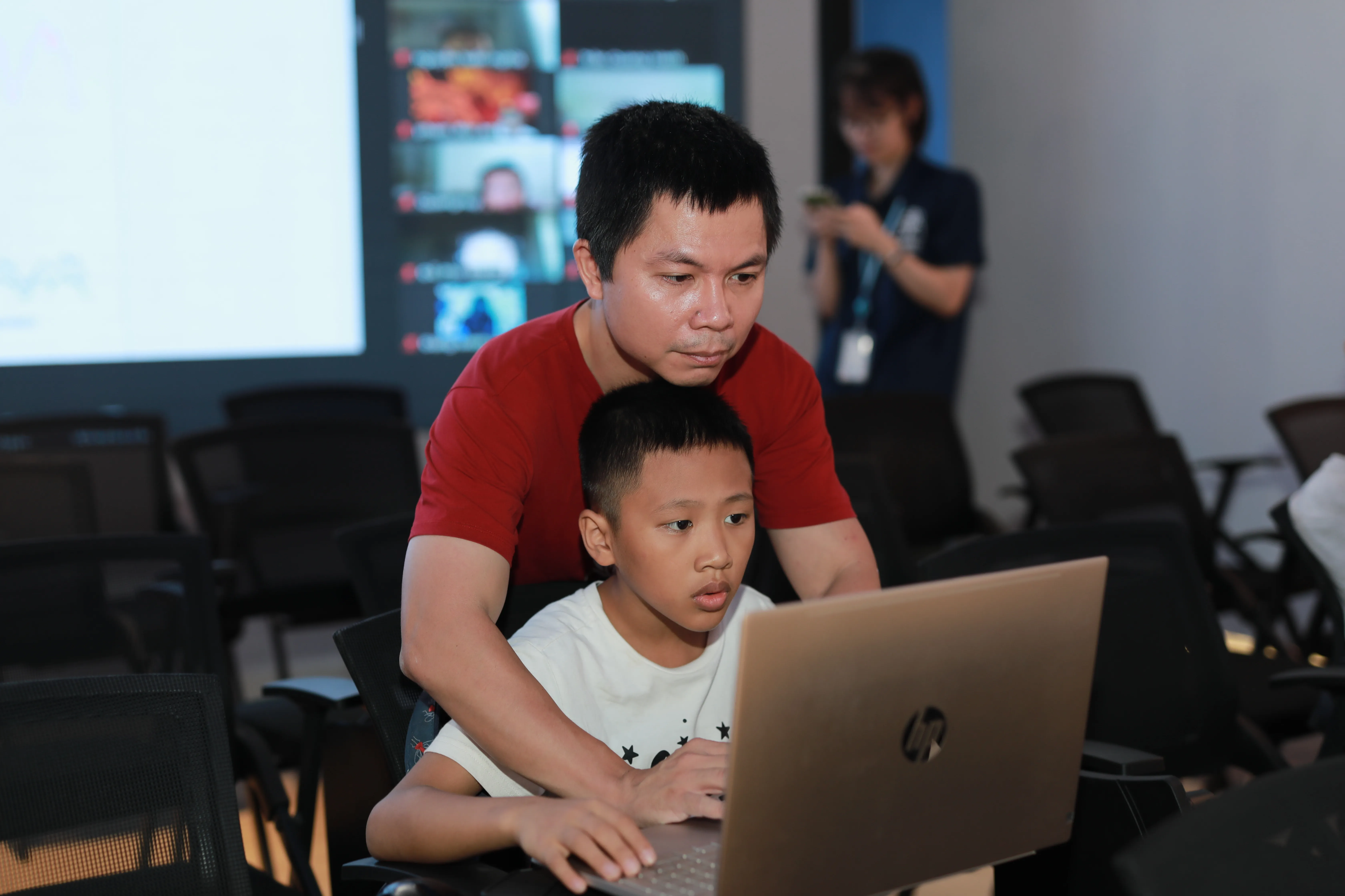 Học thật - Sản phẩm thật trên Internet