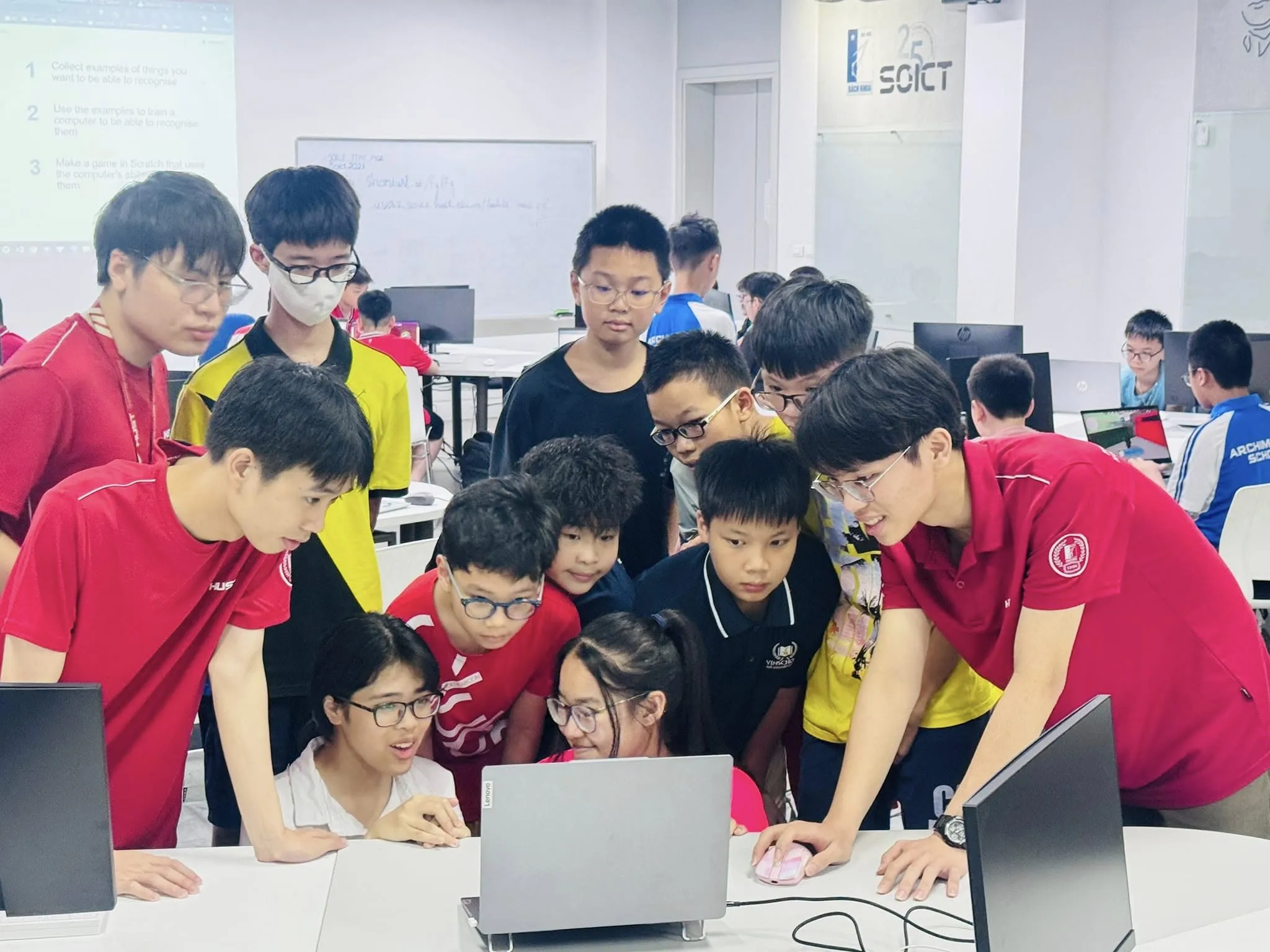 Buổi bảo vệ dự án sáng tạo Kidemy's AI của các học viên