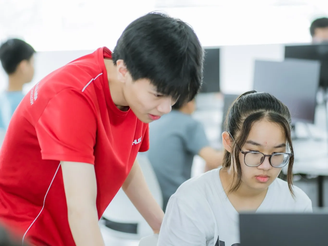 Lớp học lập trình Python tại HUST