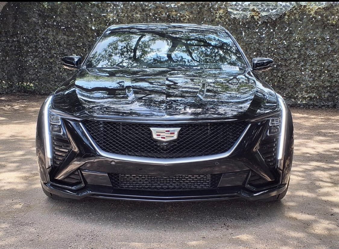 Cadillac CT5 front presence