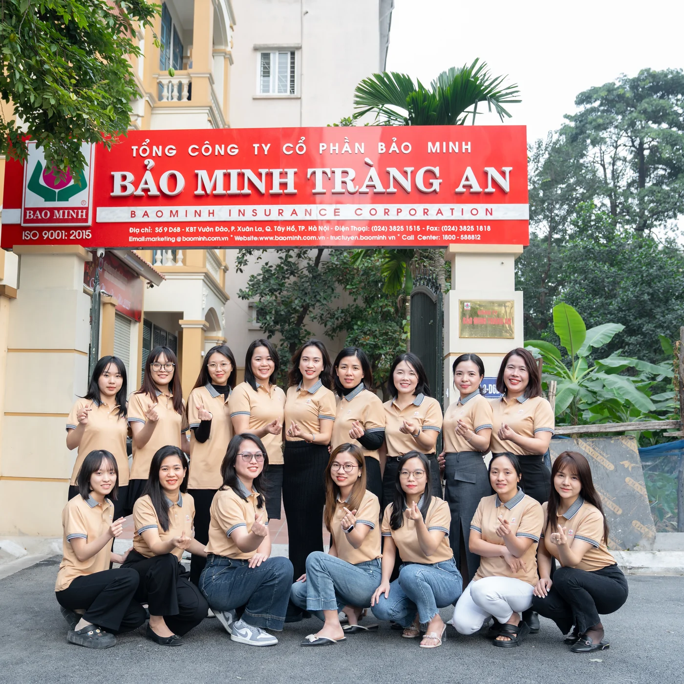 Đội ngũ Bảo Minh Tràng An mặc đồng phục Dreamate
