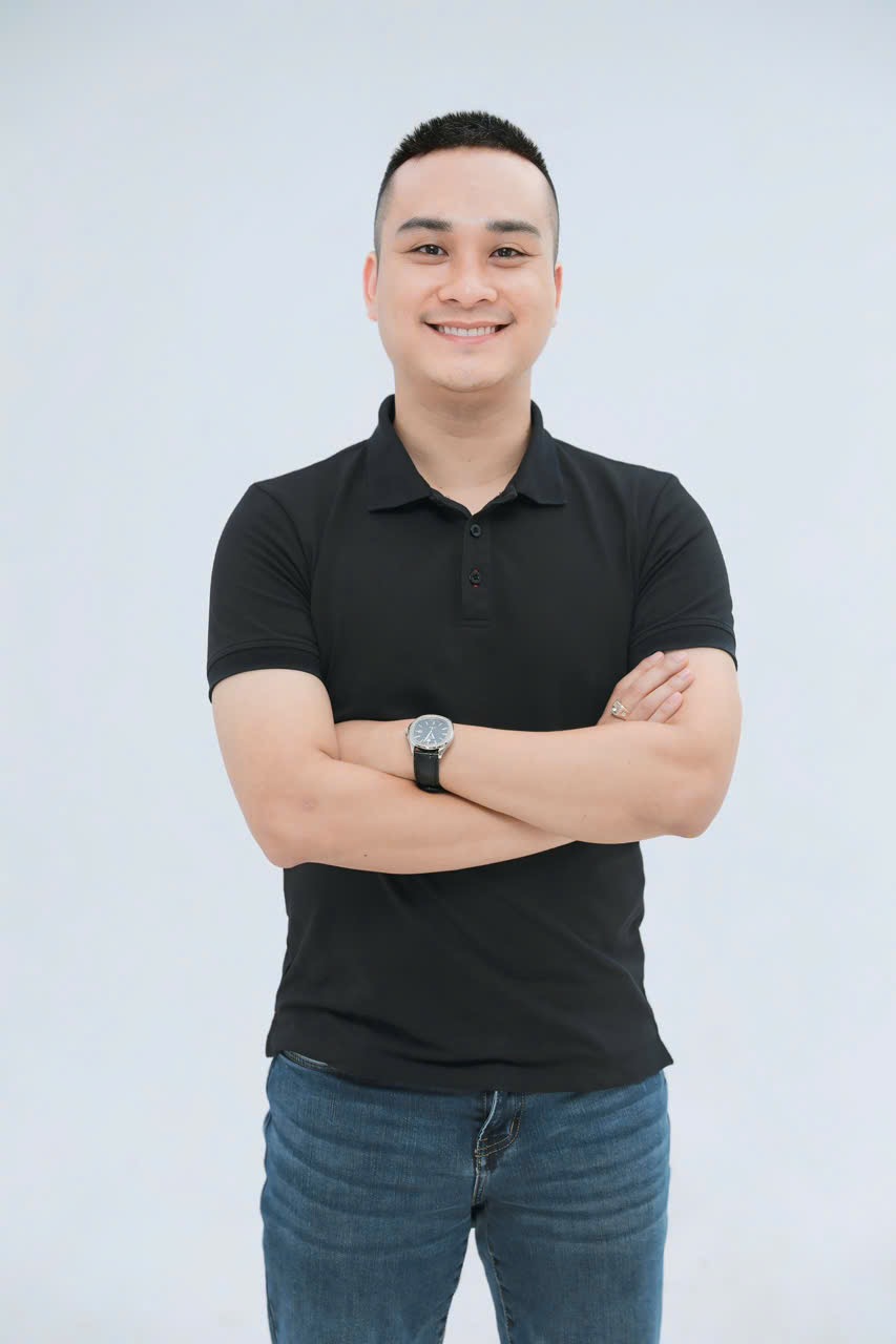 Diễn giả Vũ Kim Khánh