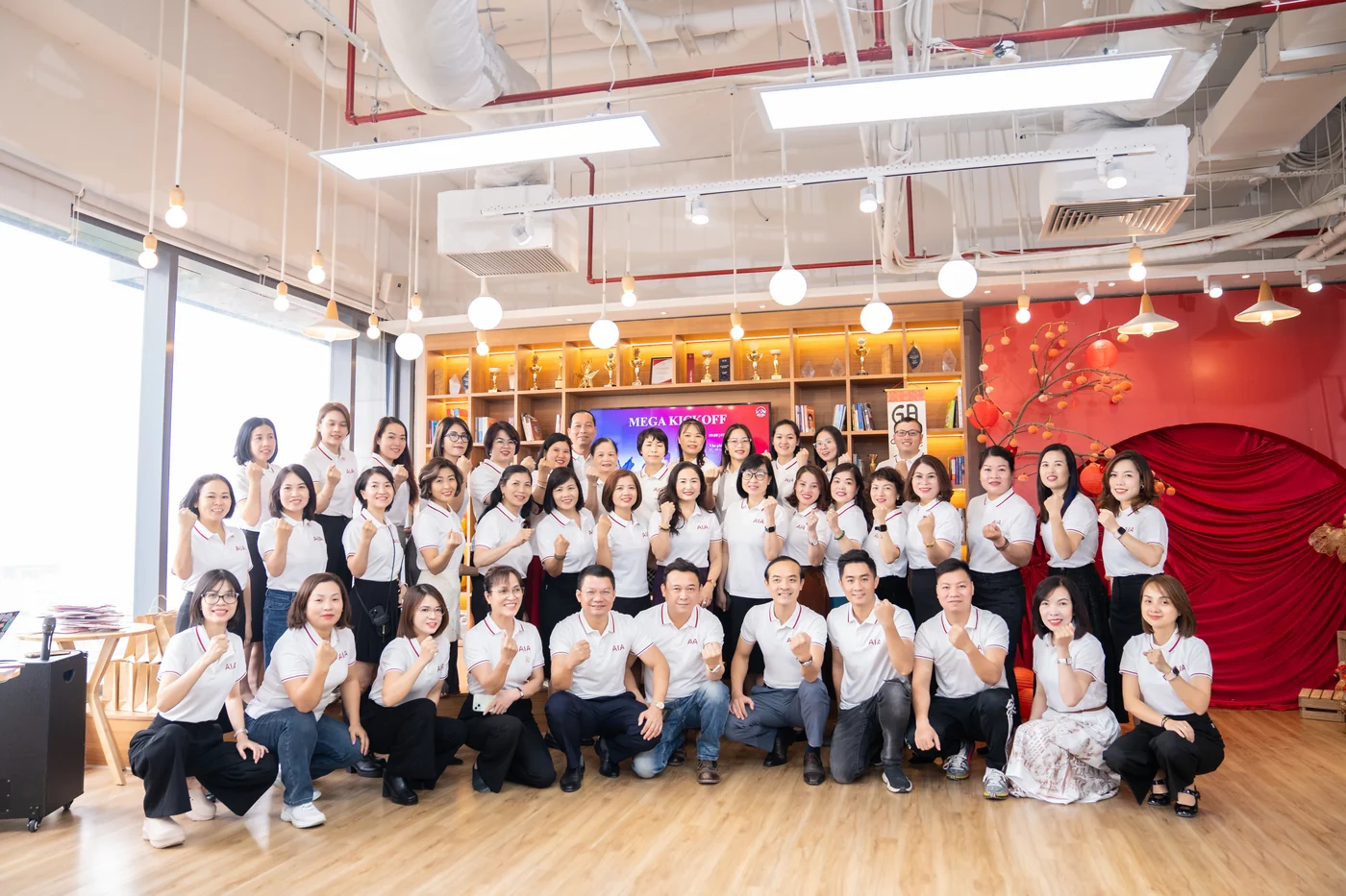 Tập thể AIA trong đồng phục Dreamate
