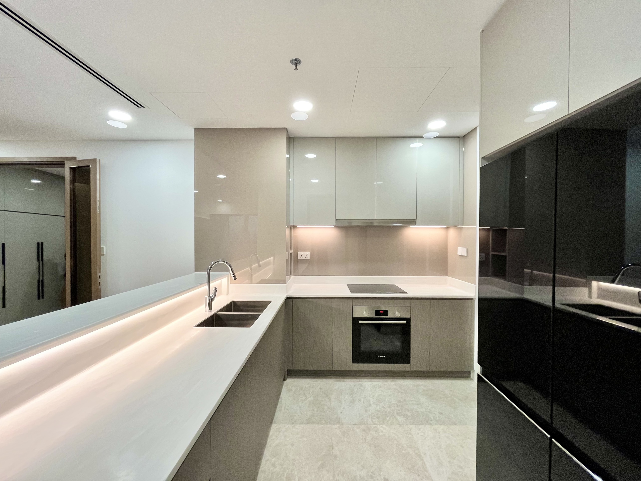 Bán cắt lỗ 3 phòng ngủ, tầng trung, lô góc, view Landmark 81_thumbnail_7