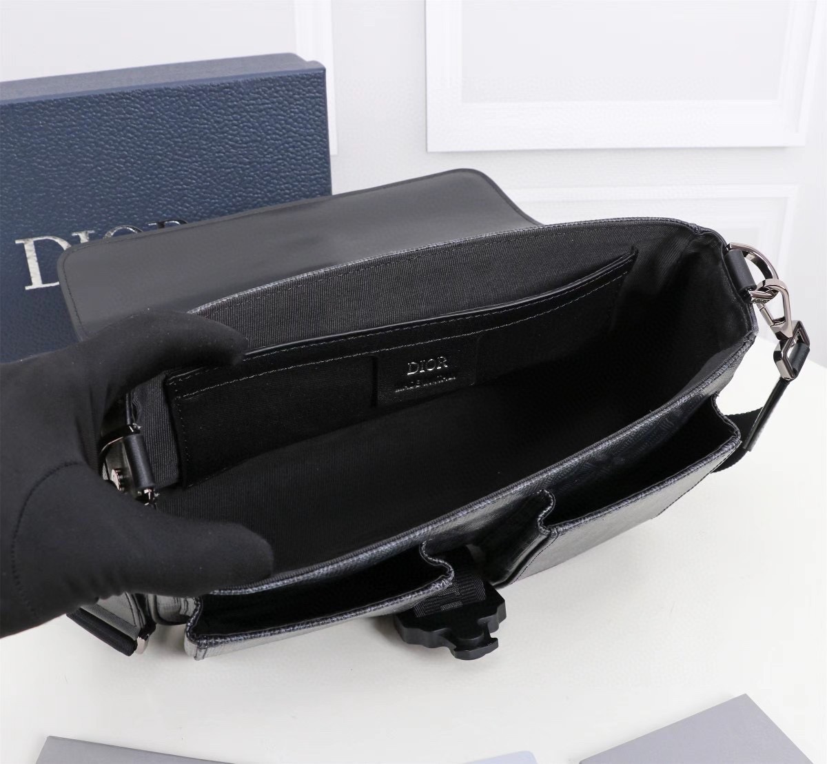 Túi đeo chéo Dior Hit The Road Bag With Strap Black CD Diamond Canvas_thumbnail_3