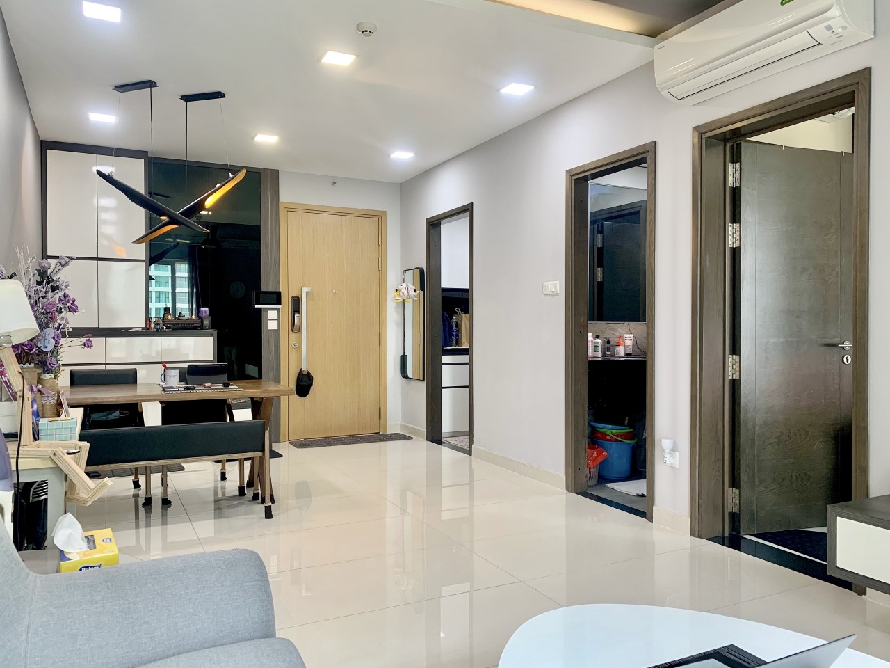 Cho thuê căn chung cư Vista Verde Q2 1PN full nội thất siêu đẹp.