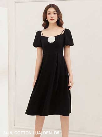 ĐẦM XÒE TAY NGẮN CỔ VUÔNG ĐÍNH HOA GIỮA NGỰC - 2419