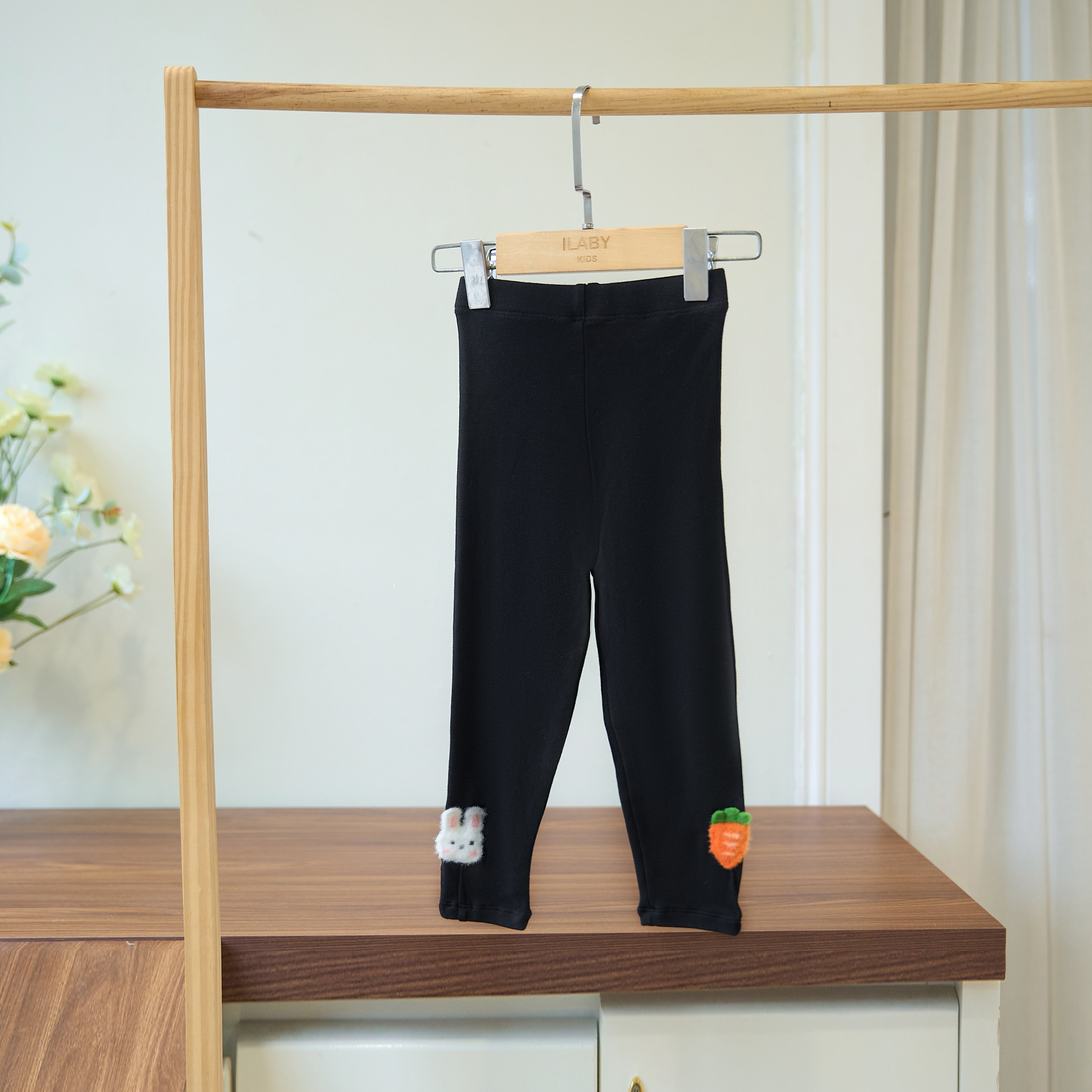 Quần legging đính hoa nhỏ