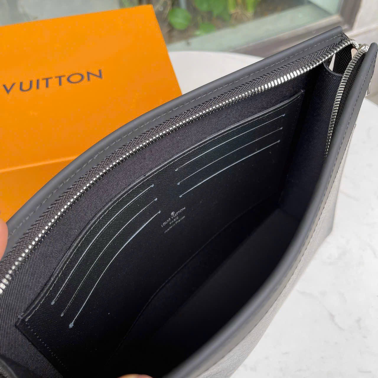 Ví cầm tay clutch nam LV Pochette Voyage MM Damier Graphite Leather _thumbnail_4