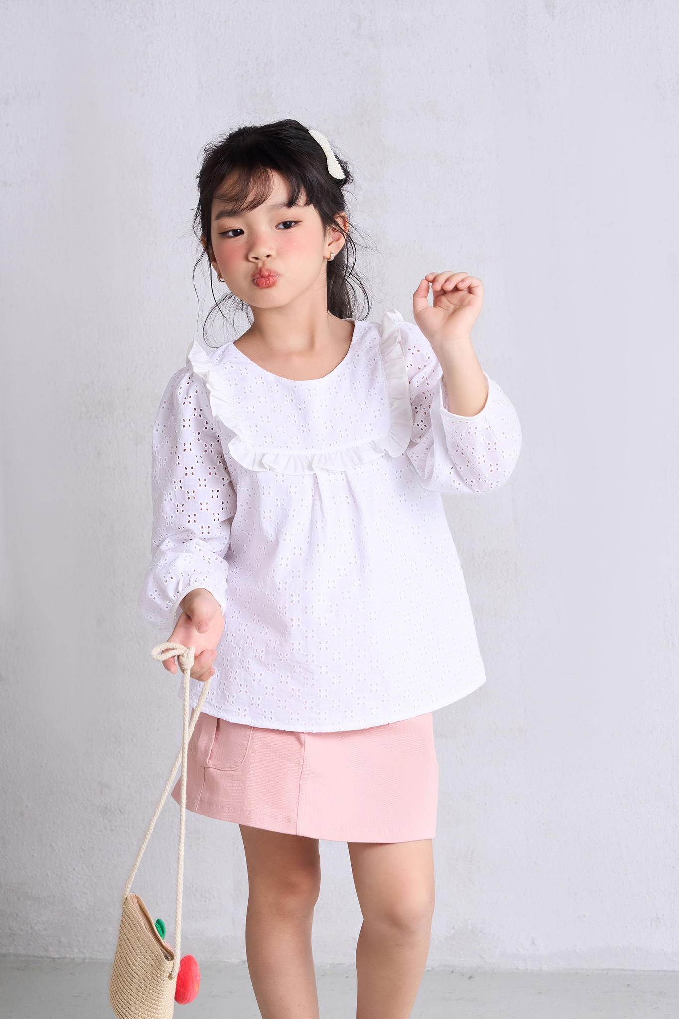 Áo thêu ren dài tay bèo ngực_thumbnail_1