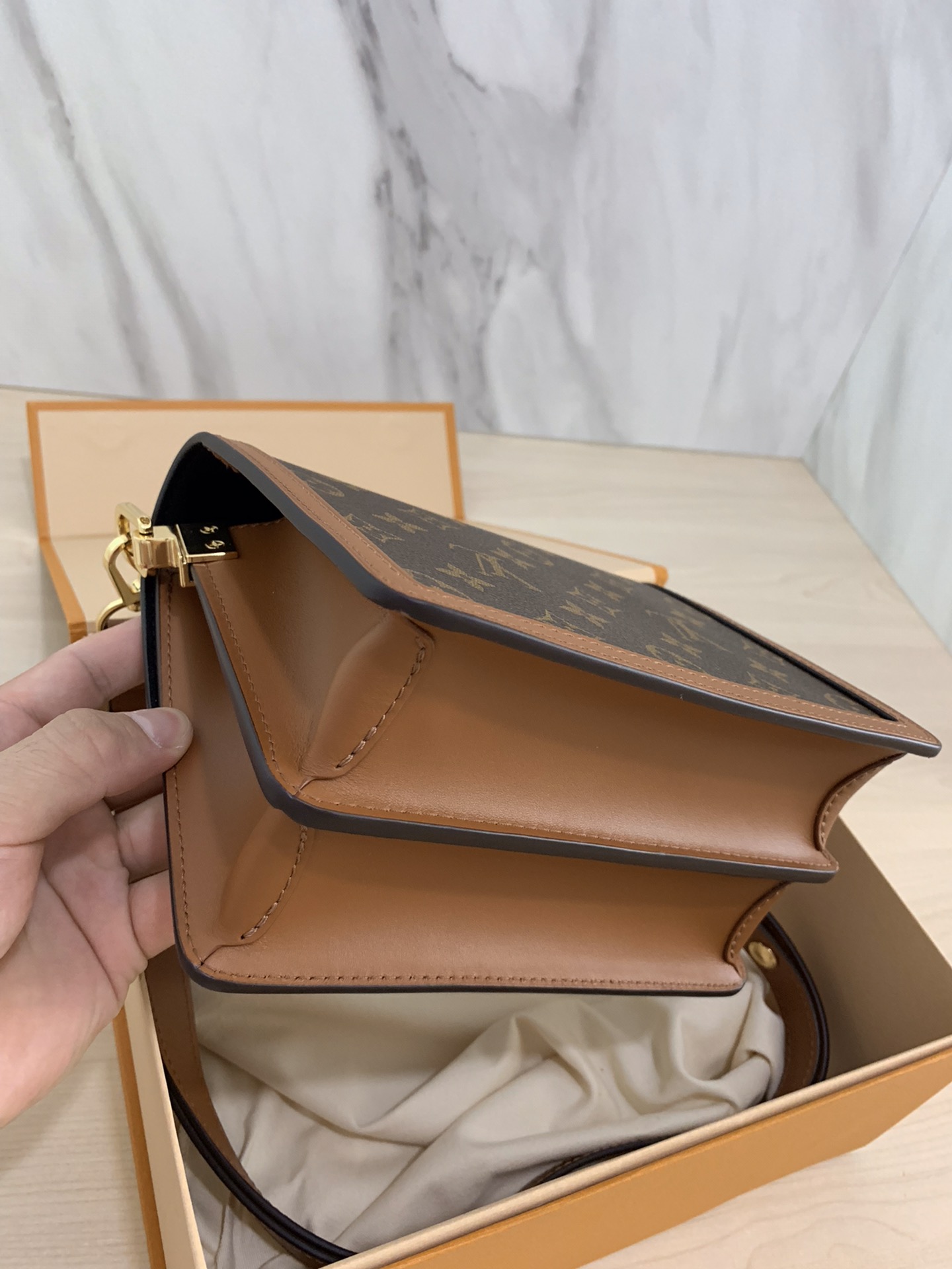 Túi xách, túi đeo chéo LV Mini Dauphine Like Auth_thumbnail_4