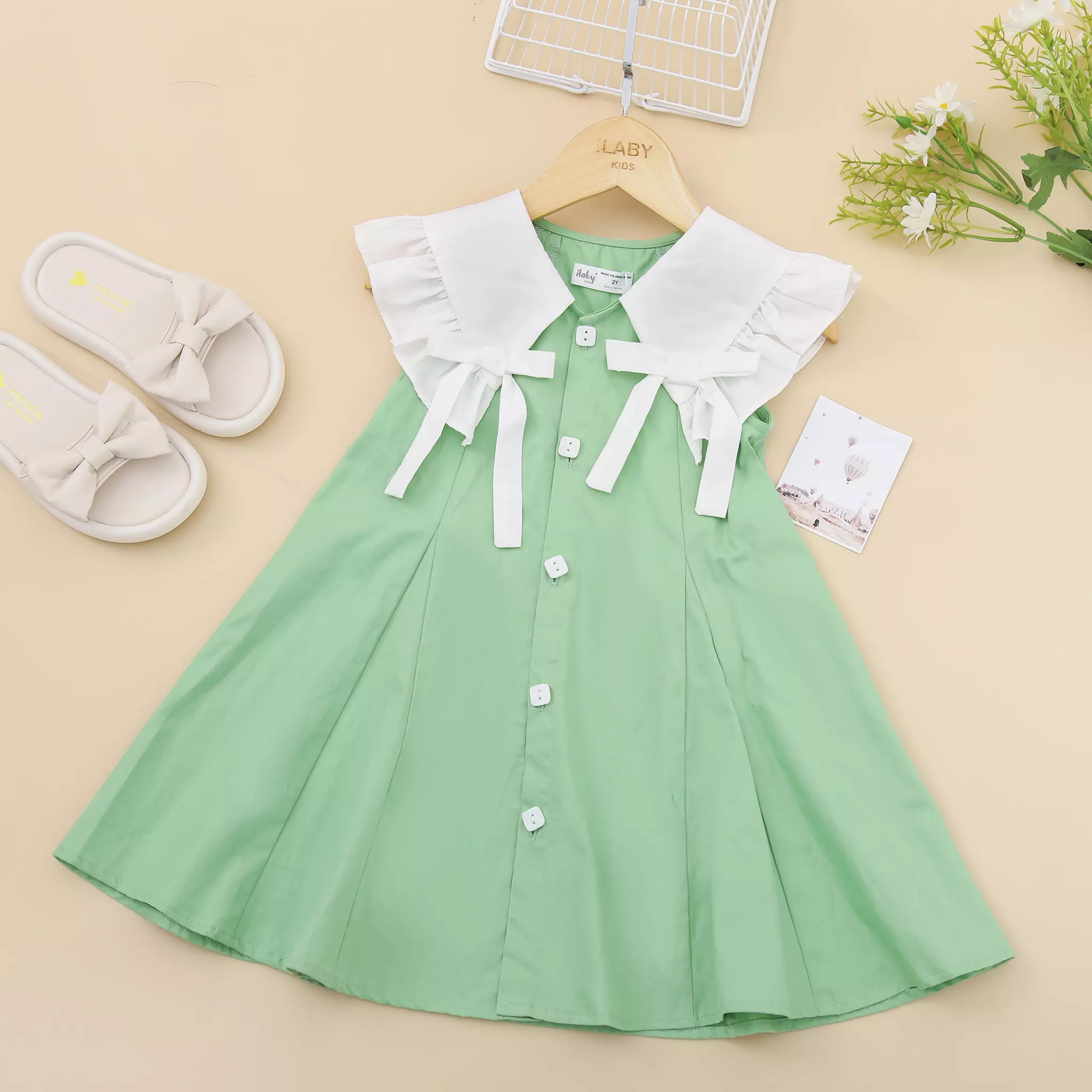 Váy thô phối cổ bèo lớn