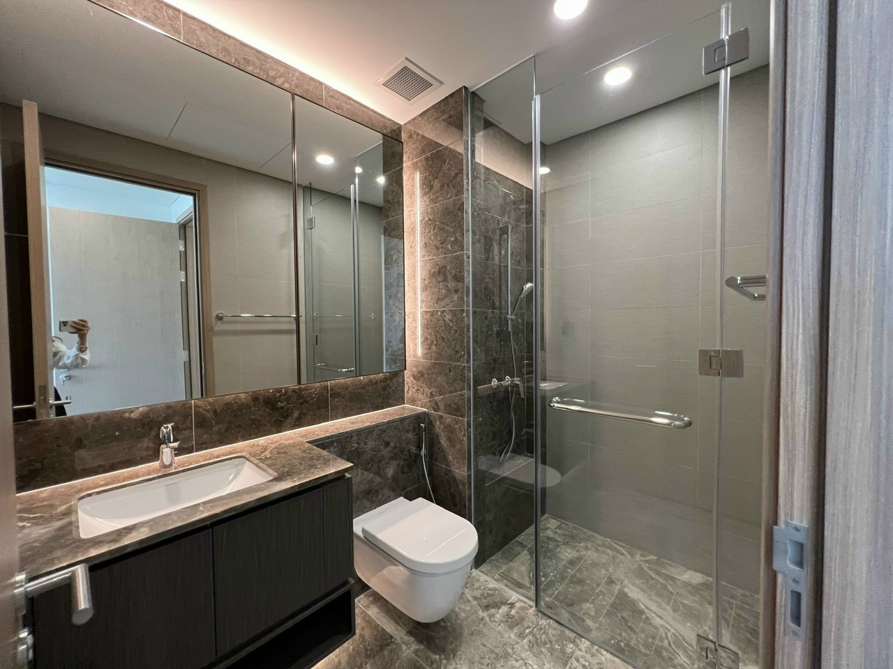 Đừng bỏ lỡ - Cần bán nhanh siêu phẩm 2PN, nội thất hiện đại, đẹp nhất dự án The River Thủ Thiêm_thumbnail_6