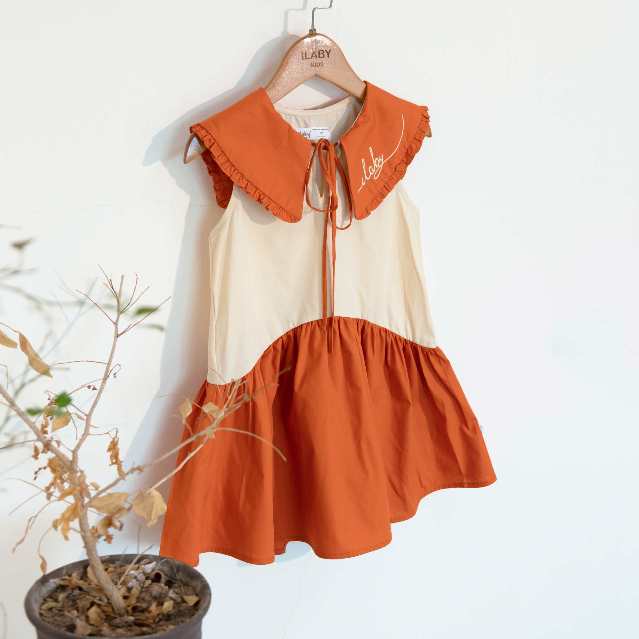 Váy cổ tròn thêu lá cổ Ilaby_thumbnail_3