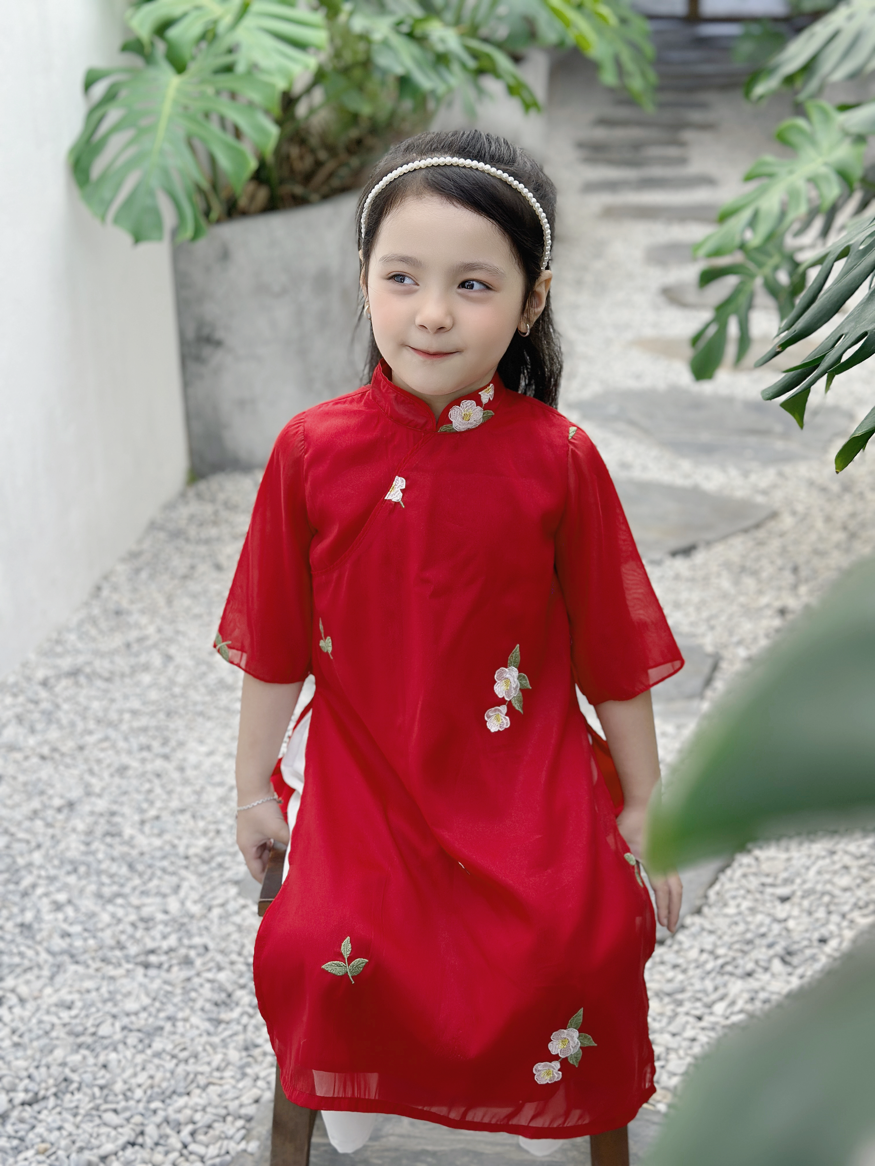 Áo dài voan tơ cho bé gái thêu hoa Magickids áo dài Tết truyền thống 4 tà cho bé từ 10 đến 36kg Quần áo trẻ em AD23029_thumbnail_3