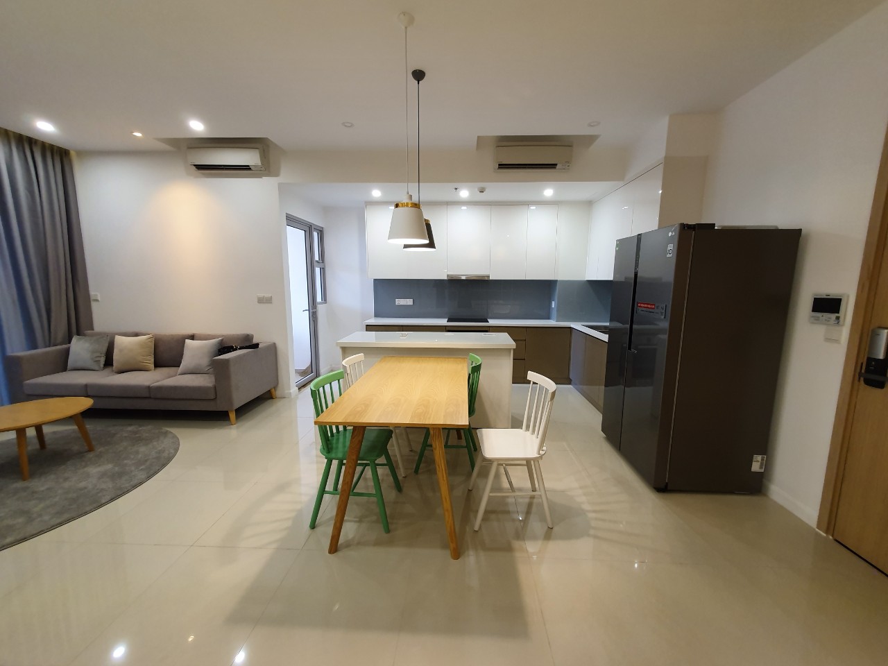 Cho thuê căn Penthouse giá tốt, full nội thất cao cấp có thể dọn vào ở ngay.