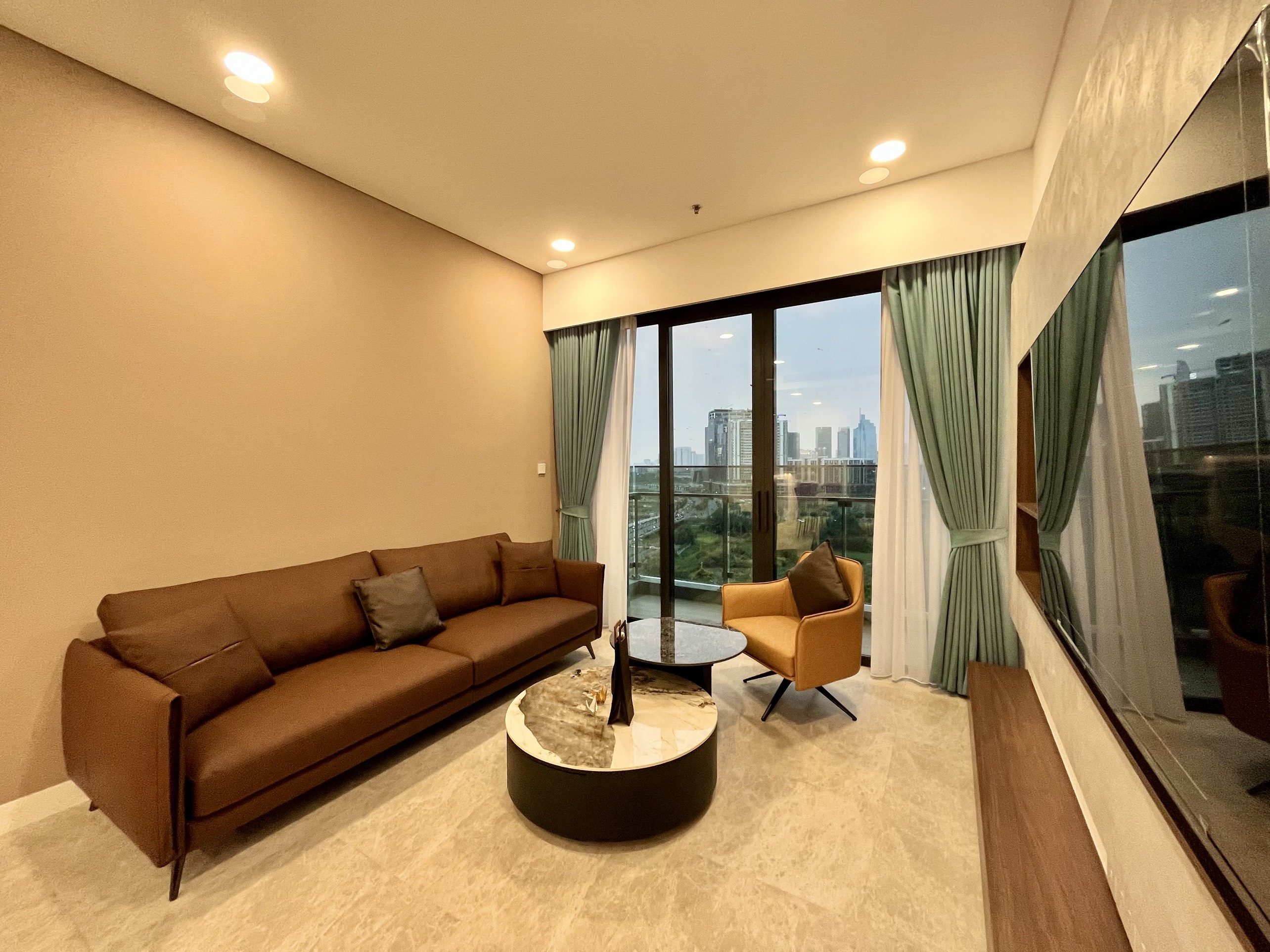 Bán cắt lỗ 3 phòng ngủ, tầng trung, lô góc, view Landmark 81_thumbnail_1