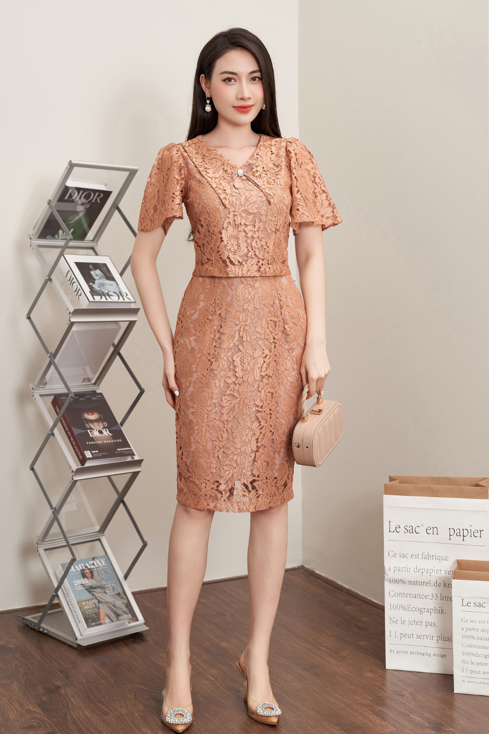 Đầm ôm ren nâu croptop_thumbnail_2