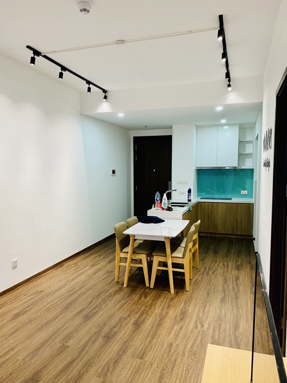 Căn hộ 1 phòng ngủ One Verandah cho thuê giá rẻ, nột thất chuẩn xịn._thumbnail_1