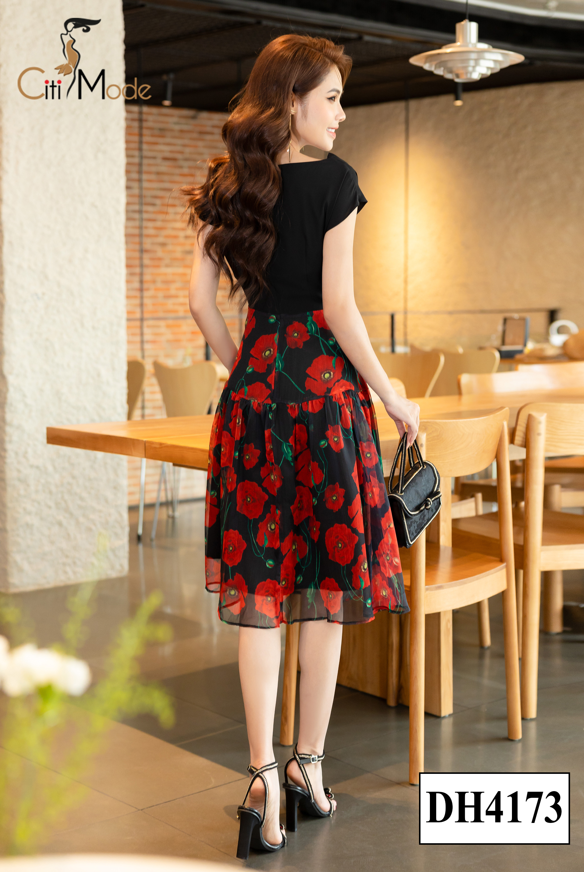 Đầm đen cổ đổ phối chân voan hoa đoe_thumbnail_1