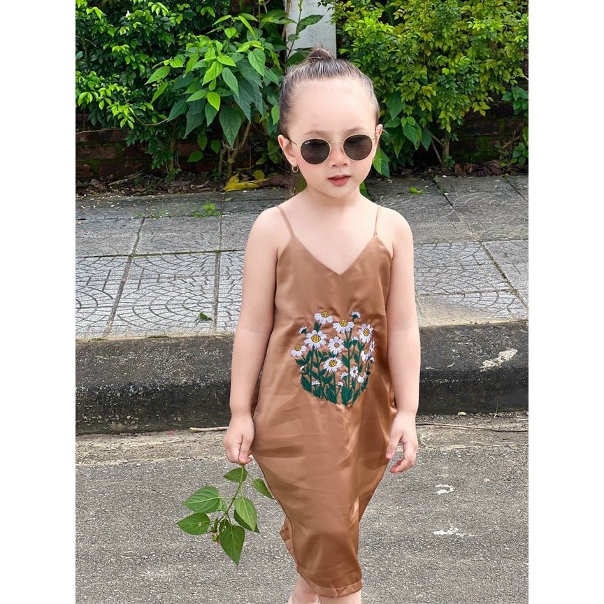 Đầm váy 2 dây cho bé gái từ 2 3 4 5 6 7 8 tuổi Magickids thêu hoa lụa ngọc trai mềm mịn phong cách tiểu thư VA23001_thumbnail_1