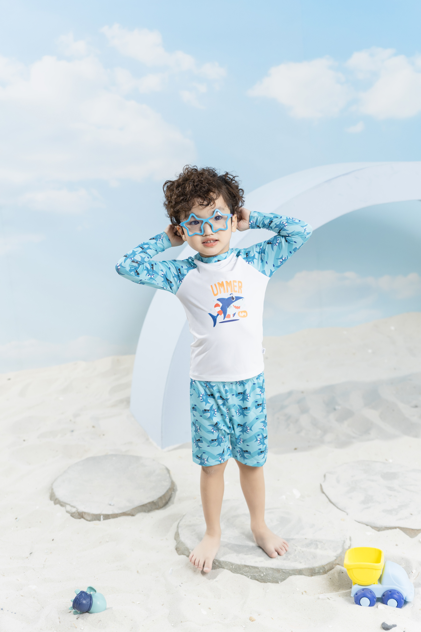 Set rời bé trai in cá mập Ilaby