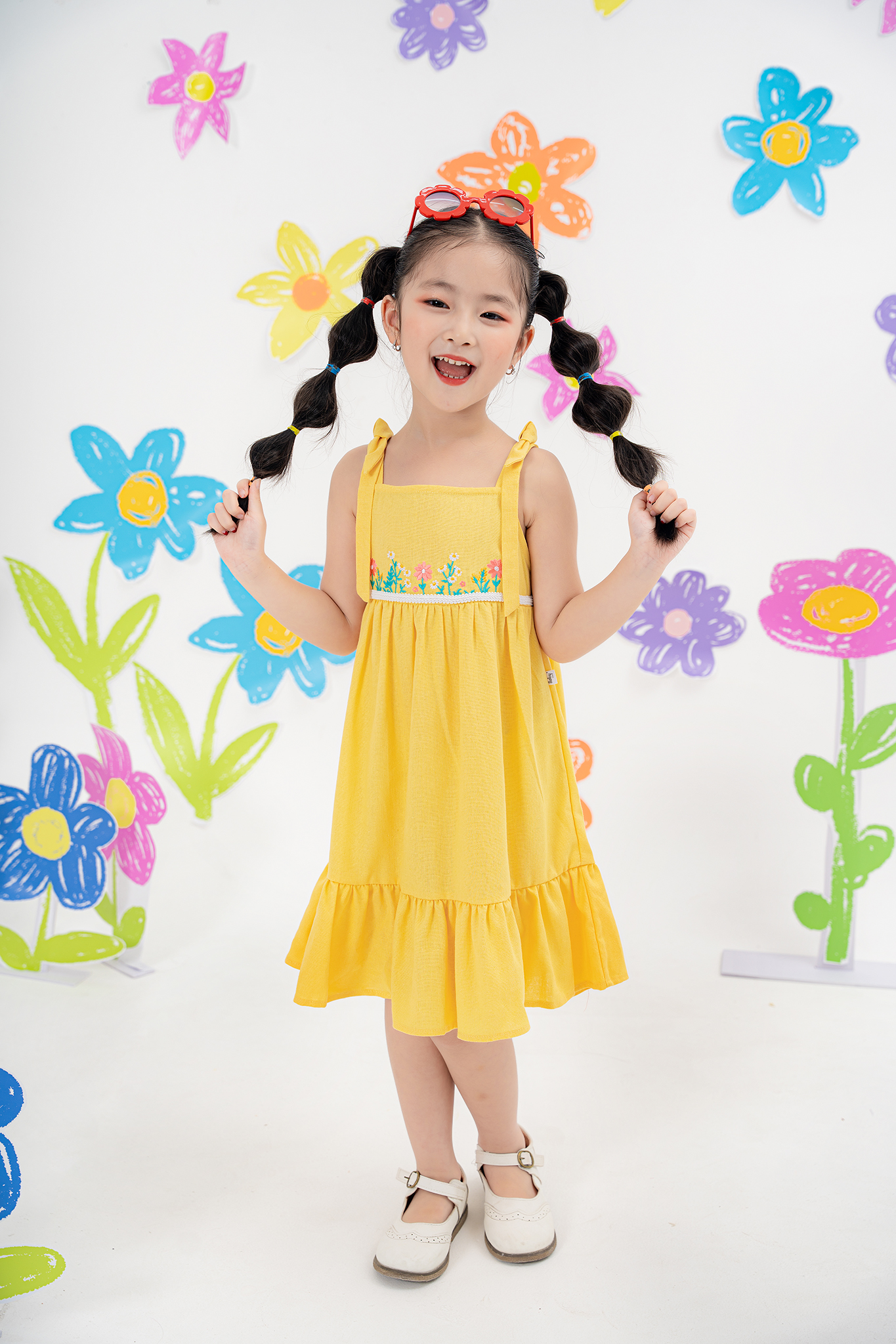 Váy 2 dây nơ vai thêu ngực_thumbnail_0