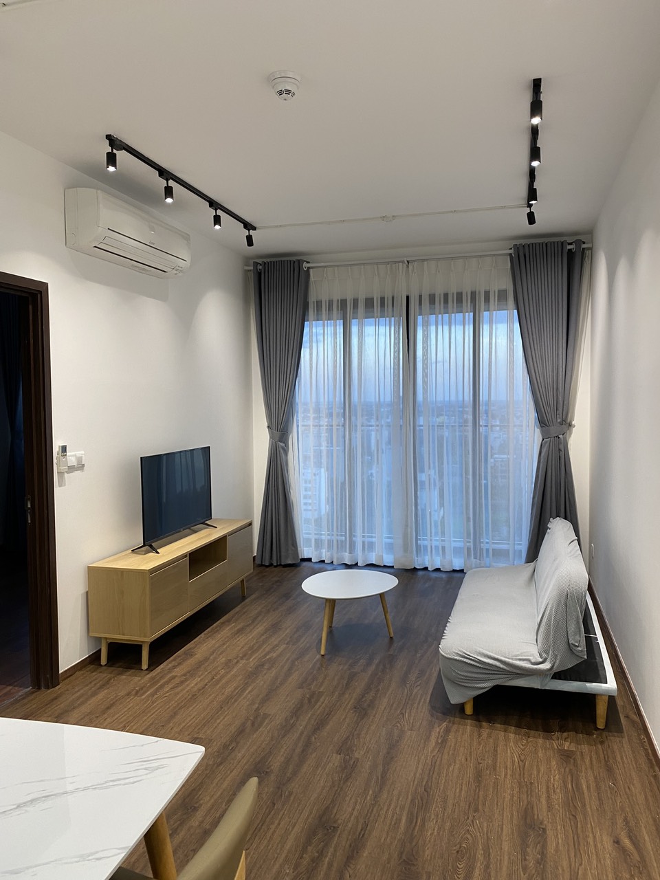 Căn hộ 1 phòng ngủ One Verandah cho thuê giá rẻ, nột thất chuẩn xịn.